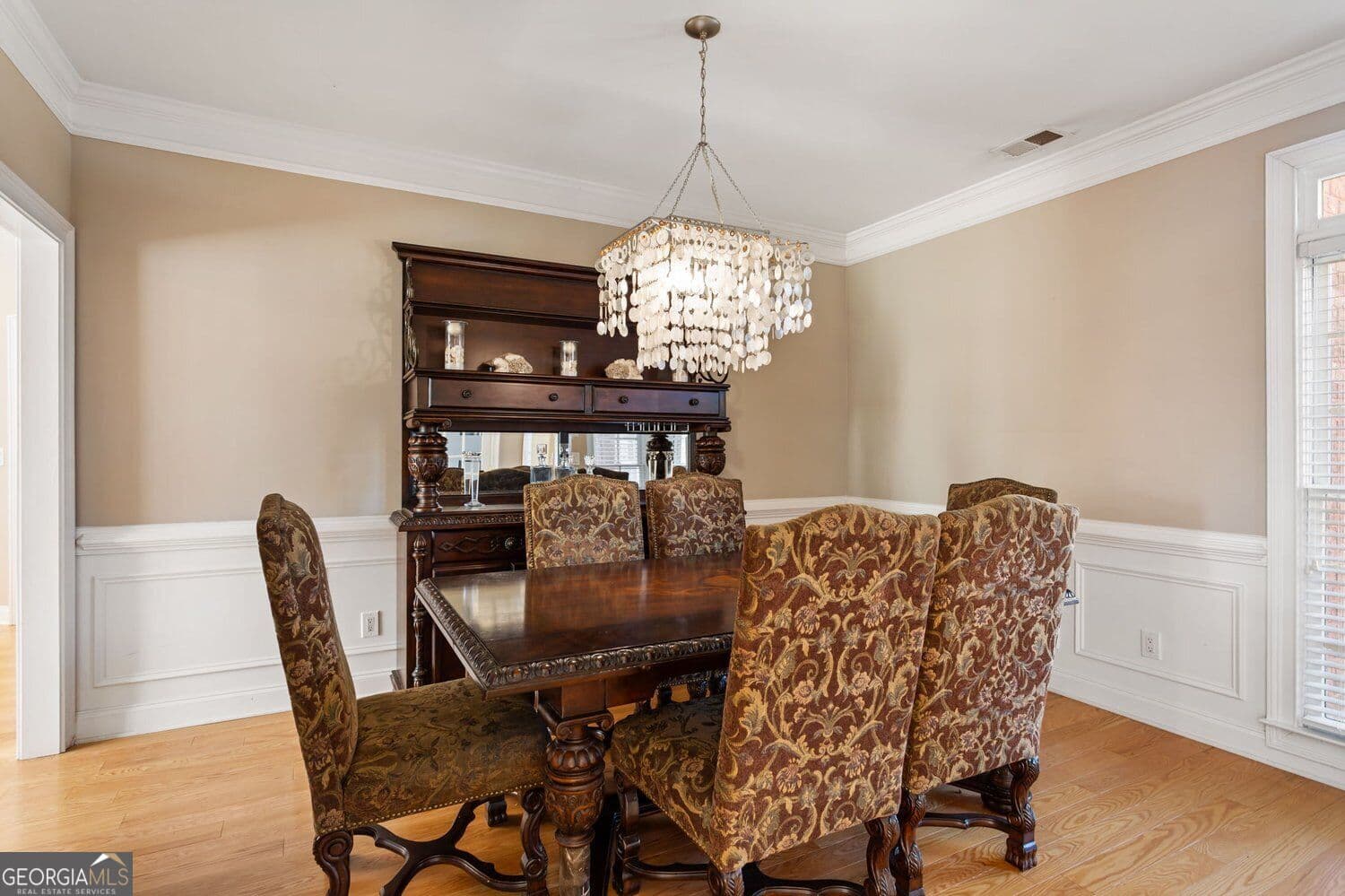 3 bedroom, 2.5 bathroom, 2,677 sq ft single family residence for sale at 3050 Montclair Circle, Smyrna, GA 30080 — photo 4