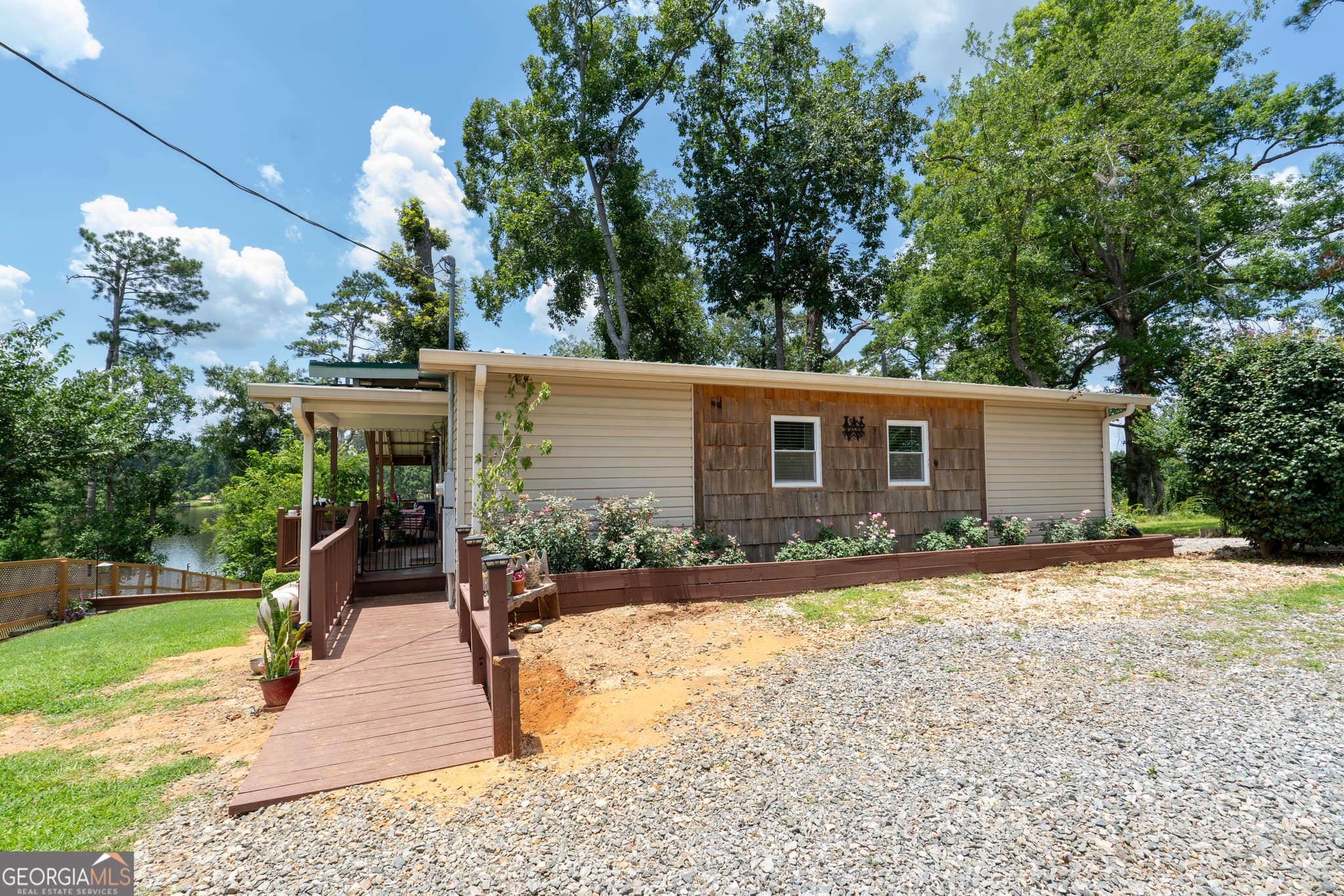 2 bedroom, 1 bathroom, 930 sq ft single family residence for sale at 884 S Lake Drive, East Dublin, GA 31027 — photo 3
