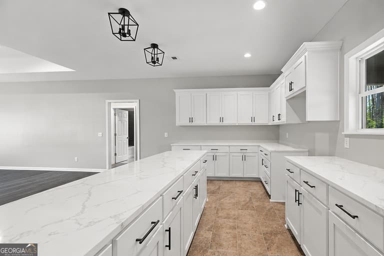 3 bedroom, 2.5 bathroom, 2,191 sq ft single family residence under contract at 7299 Manningtown Road, Jesup, GA 31546 — photo 7