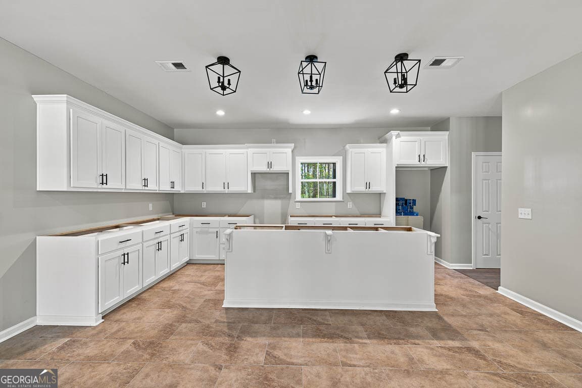 3 bedroom, 2.5 bathroom, 2,191 sq ft single family residence under contract at 7299 Manningtown Road, Jesup, GA 31546 — photo 9