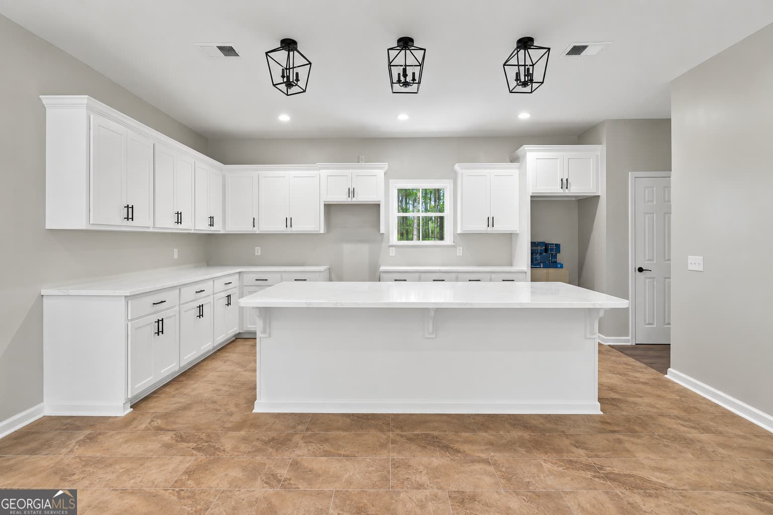 3 bedroom, 2.5 bathroom, 2,191 sq ft single family residence under contract at 7299 Manningtown Road, Jesup, GA 31546 — photo 8
