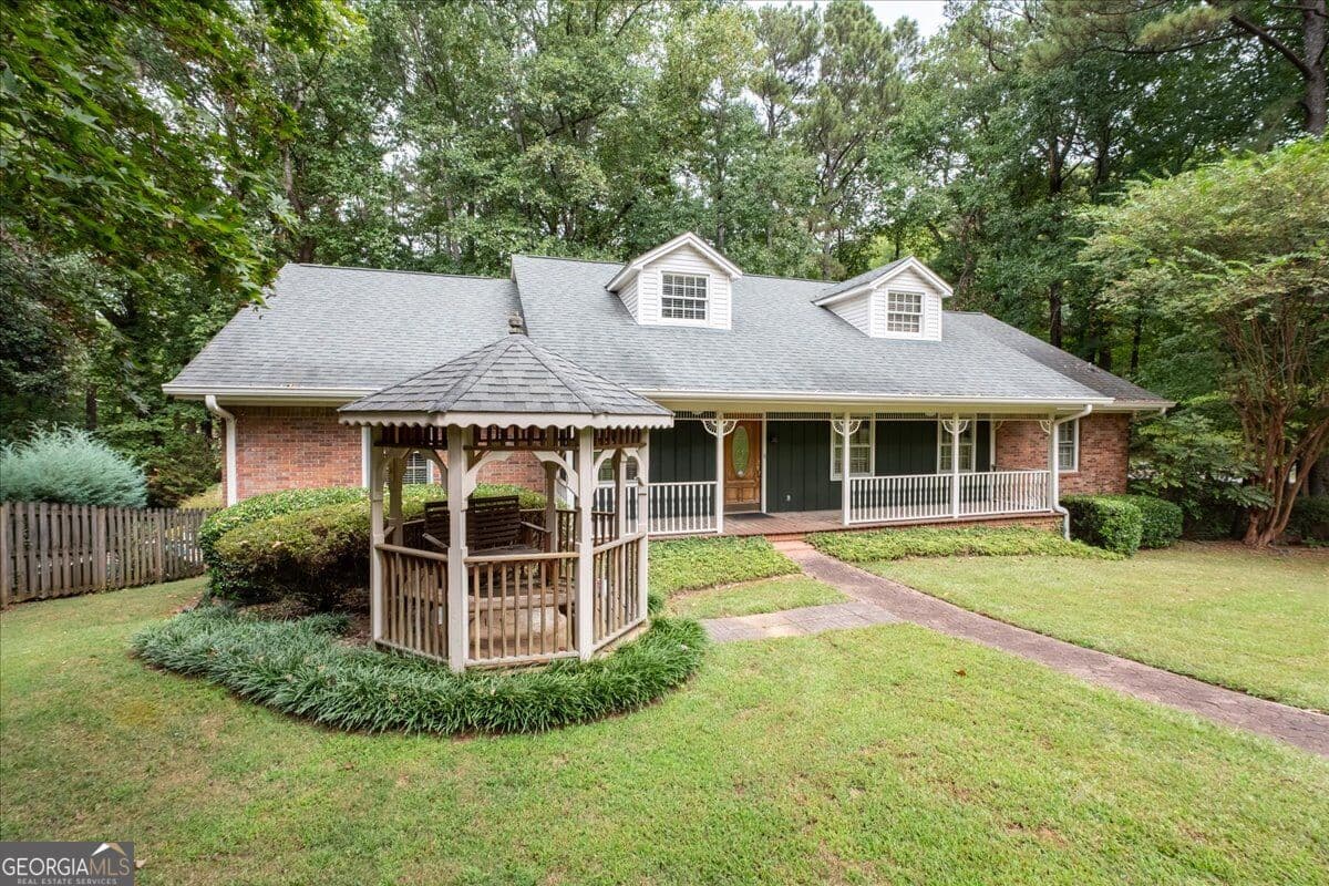 4 bedroom, 3 bathroom, 3,929 sq ft single family residence for sale at 2164 Carson Valley Drive, Tucker, GA 30084 — photo 6