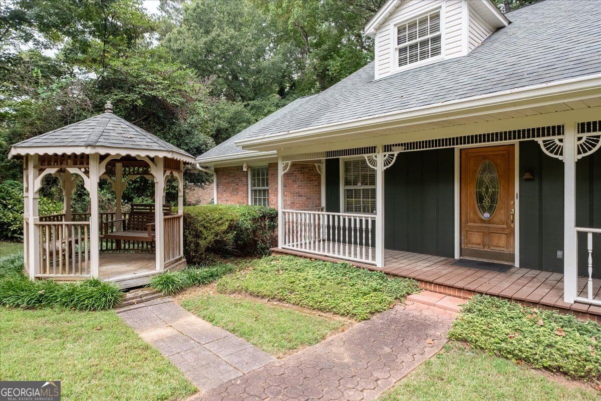 4 bedroom, 3 bathroom, 3,929 sq ft single family residence for sale at 2164 Carson Valley Drive, Tucker, GA 30084 — photo 4