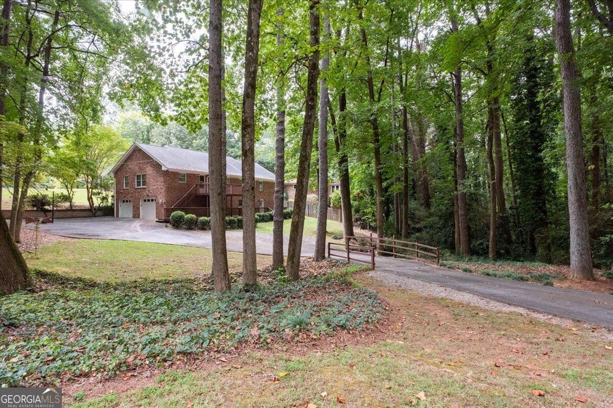 4 bedroom, 3 bathroom, 3,929 sq ft single family residence for sale at 2164 Carson Valley Drive, Tucker, GA 30084 — photo 8