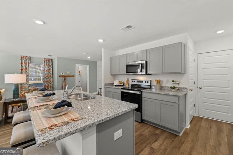3 bedroom, 2.5 bathroom, 1,634 sq ft single family residence for rent at 9 Charleston Court, Statham, GA 30666 for $1,849 a month — photo 3