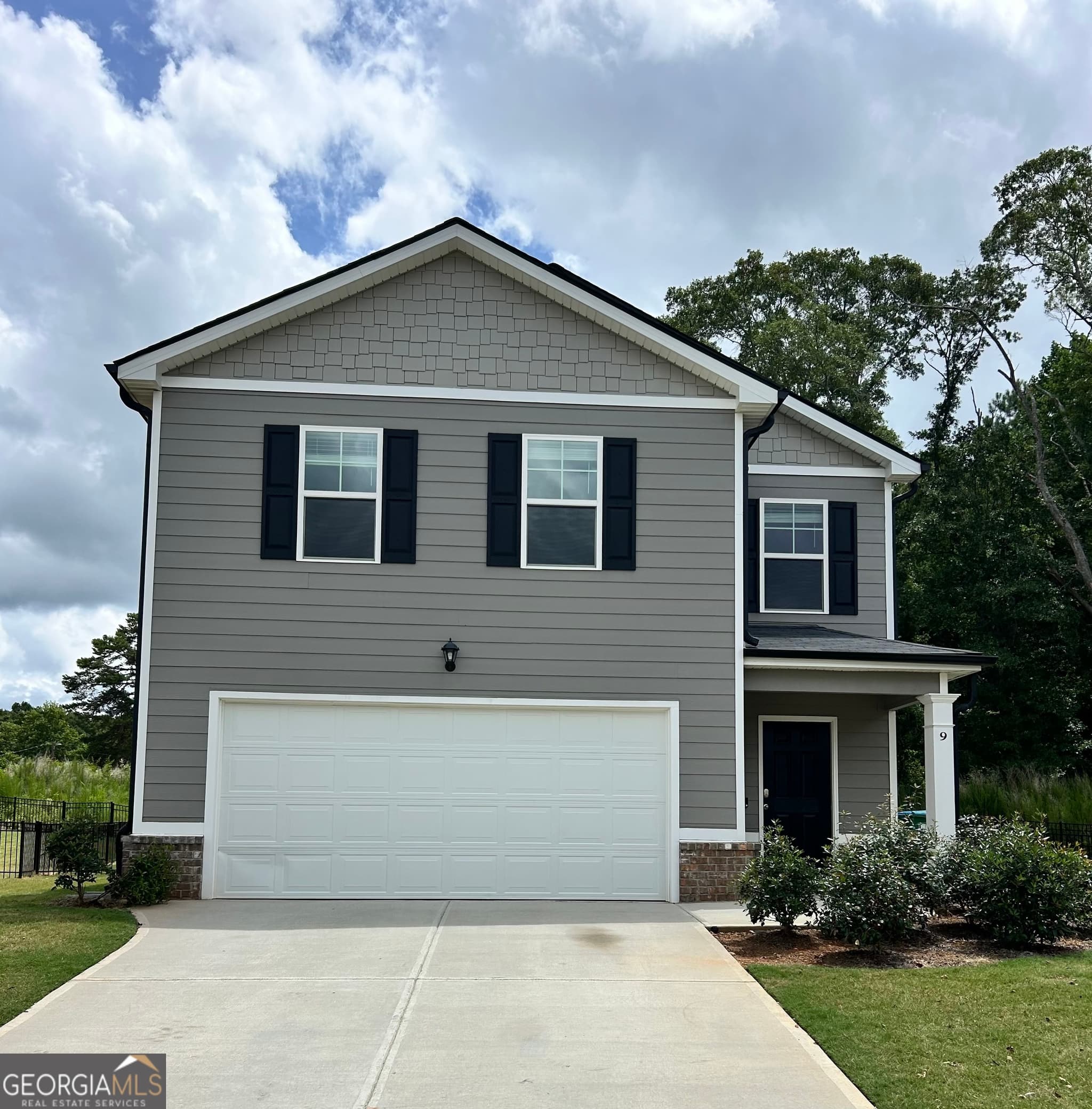 3 bedroom, 2.5 bathroom, 1,634 sq ft single family residence for rent at 9 Charleston Court, Statham, GA 30666 for $1,849 a month