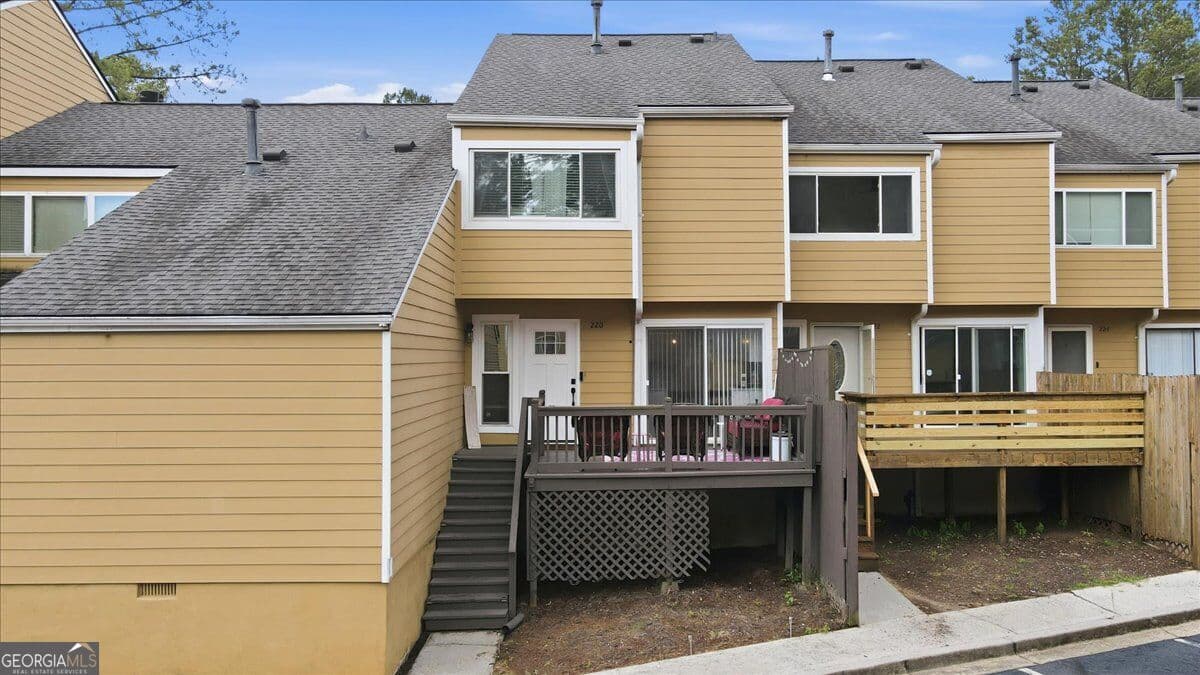 2 bedroom, 2.5 bathroom, 1,470 sq ft townhouse for rent at 220 Yuba Walk, Lawrenceville, GA 30046 for $1,900 a month — photo 2