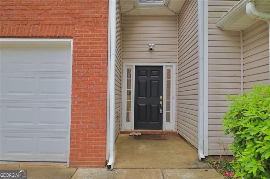 4 bedroom, 2 bathroom, 2,440 sq ft single family residence for sale at 876 Ashton Oak Circle, Stone Mountain, GA 30083 — photo 4