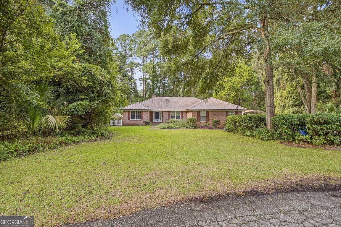 3 bedroom, 2 bathroom, 2,023 sq ft single family residence for sale at 311 Lochland Place, Brunswick, GA 31525 — photo 2