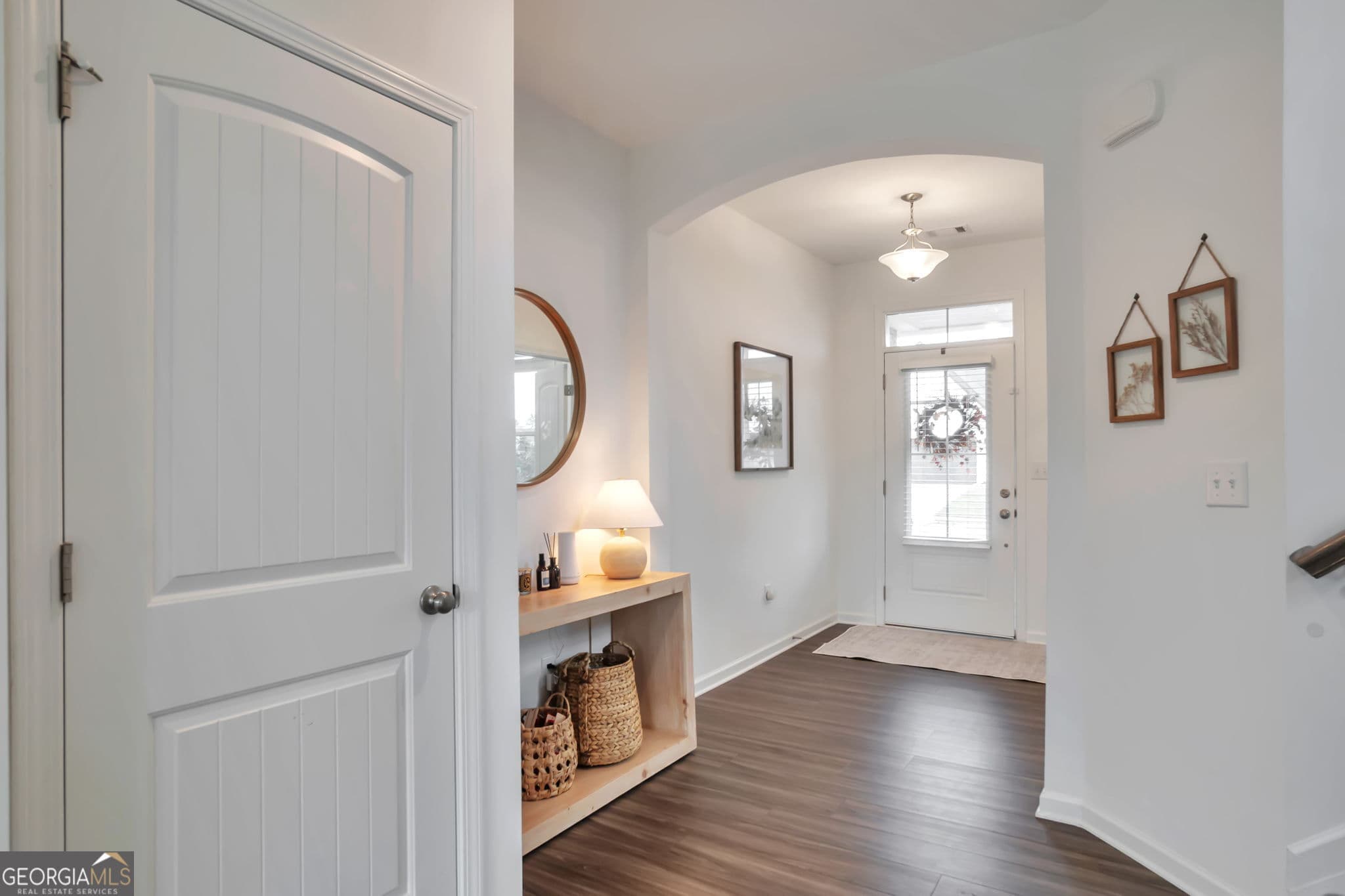 5 bedroom, 3 bathroom, 2,915 sq ft single family residence for sale at 1106 Michigan Circle, Hoschton, GA 30548 — photo 3