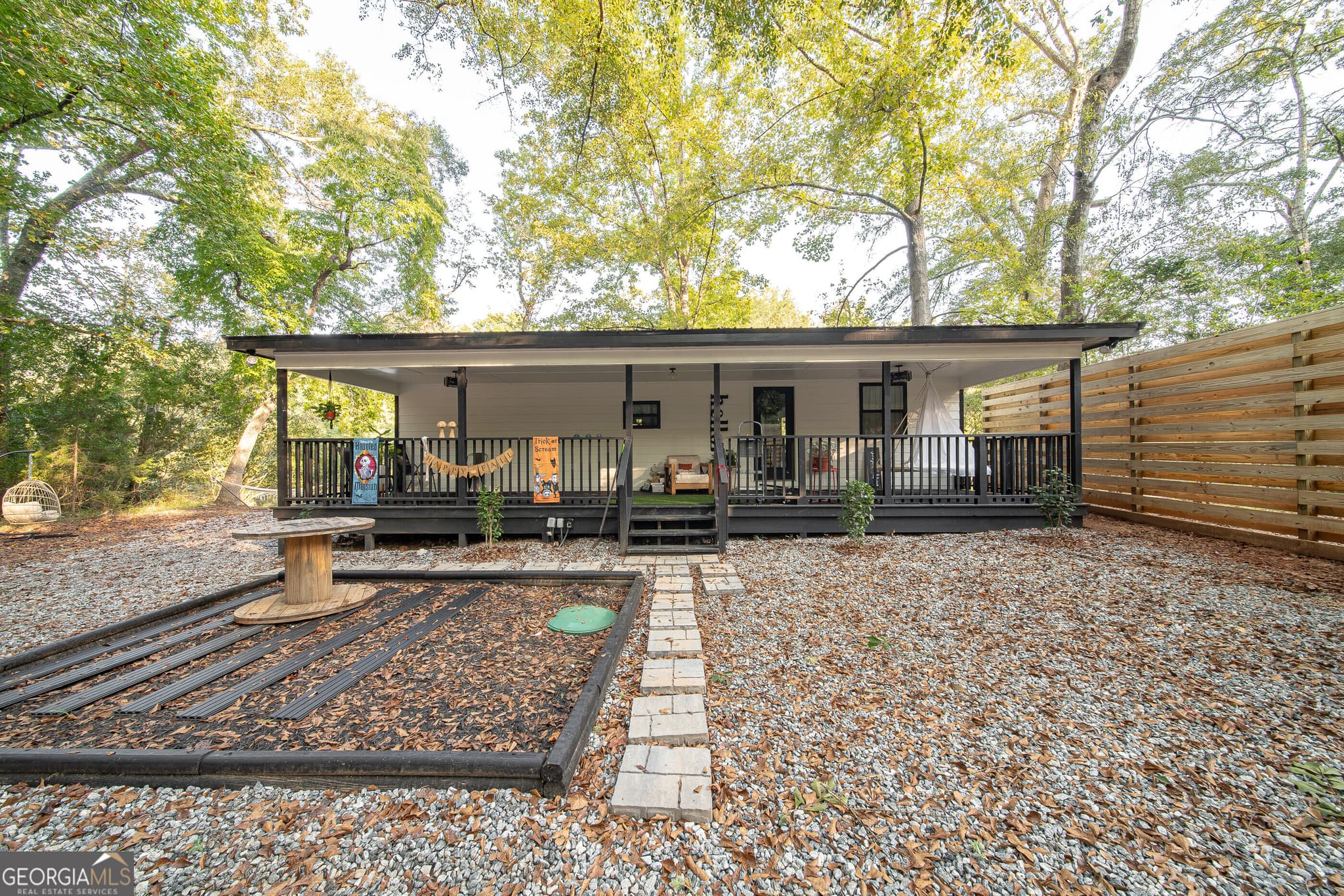 2 bedroom, 1 bathroom, 978 sq ft single family residence for sale at 265 Dollar Road, Hamilton, GA 31811