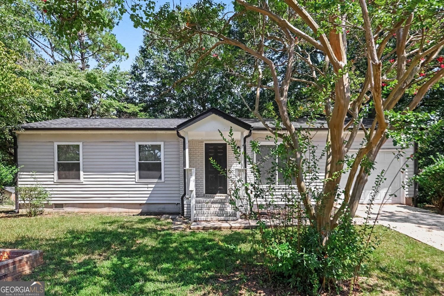 3 bedroom, 1.5 bathroom, 1,375 sq ft single family residence for sale at 32 Westgate Park Lane, Newnan, GA 30263