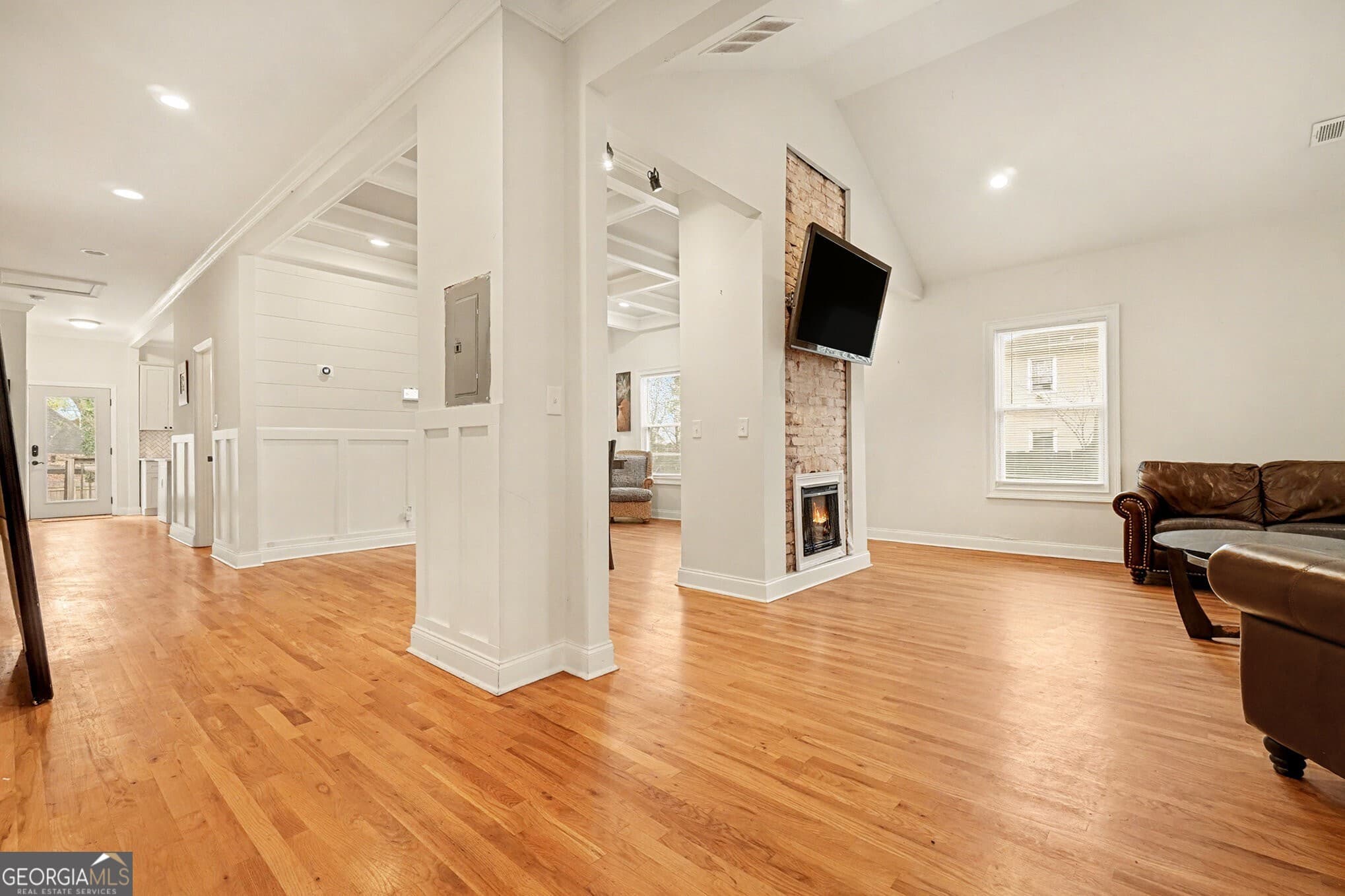 3 bedroom, 2 bathroom, 1,840 sq ft single family residence for sale at 257 Hendrix Avenue, Atlanta, GA 30315 — photo 2