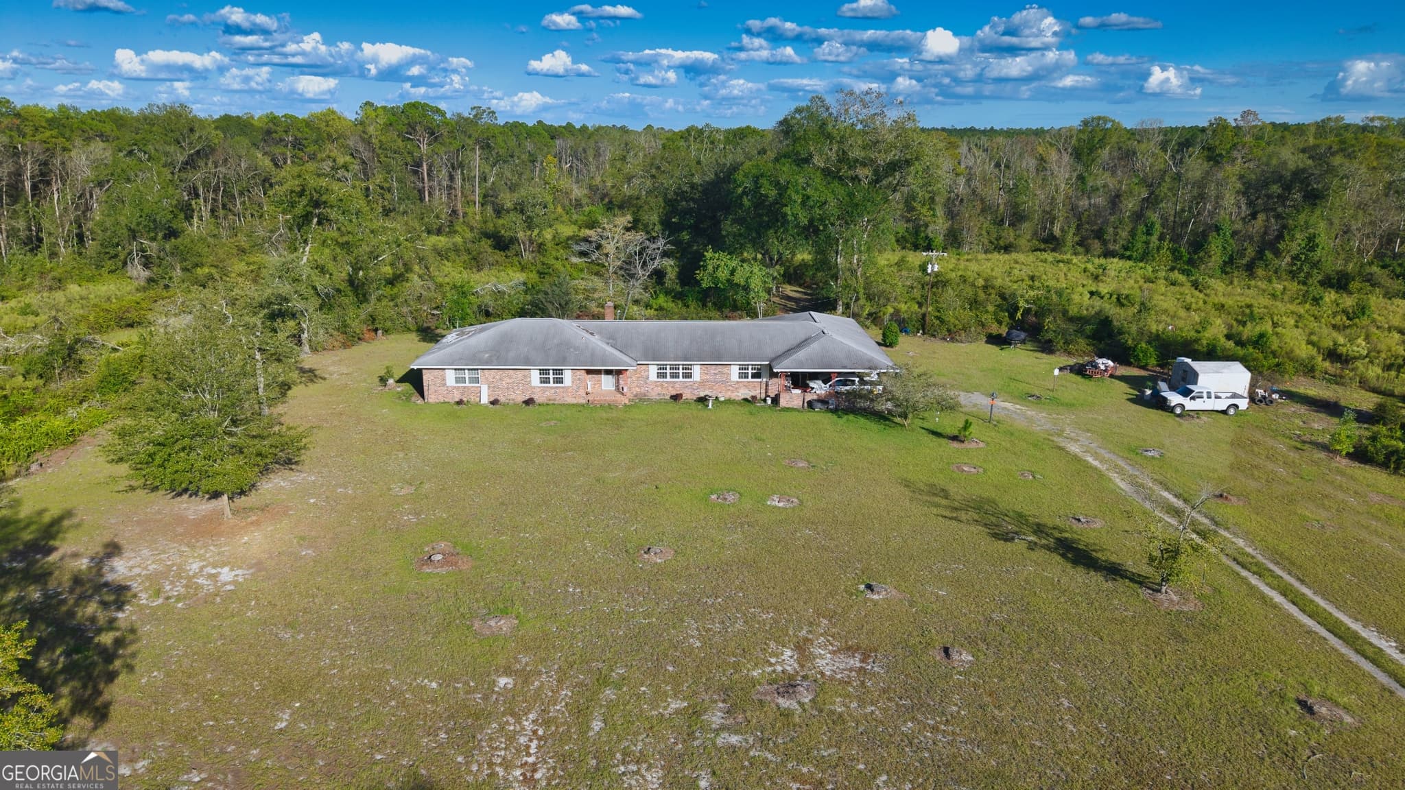 4 bedroom, 4 bathroom, 3,975 sq ft single family residence sold at 4164 Perry Road, Claxton, GA 30417