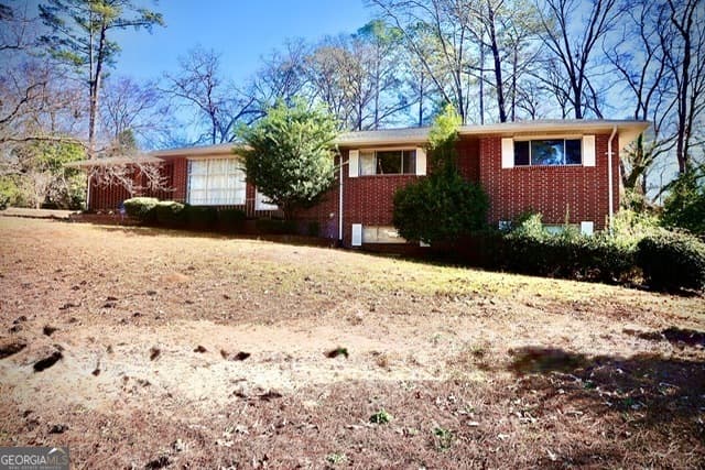 5 bedroom, 2.5 bathroom, 3,019 sq ft single family residence for sale at 100 Brett Avenue, Warner Robins, GA 31088 — photo 2