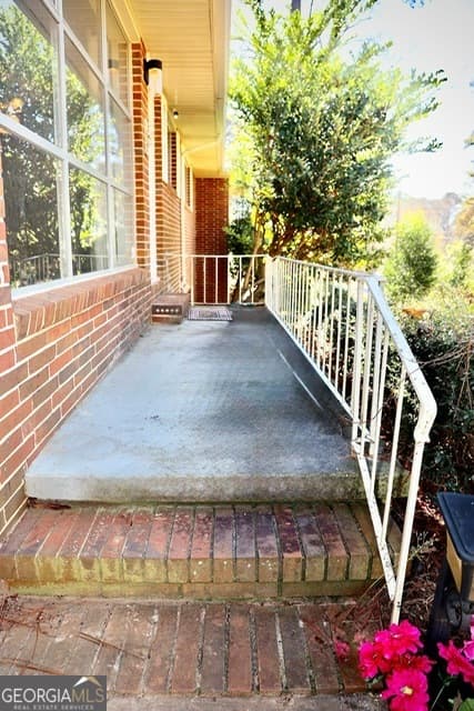 5 bedroom, 2.5 bathroom, 3,019 sq ft single family residence for sale at 100 Brett Avenue, Warner Robins, GA 31088 — photo 7