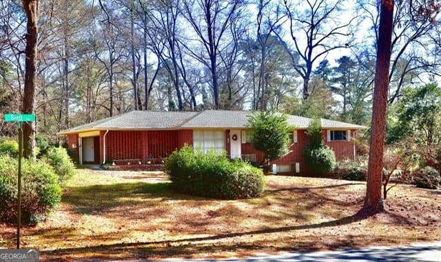 5 bedroom, 2.5 bathroom, 3,019 sq ft single family residence for sale at 100 Brett Avenue, Warner Robins, GA 31088 — photo 1 of 42
