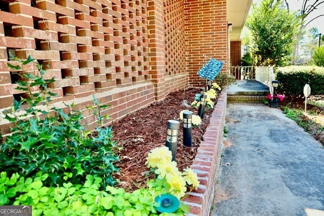 5 bedroom, 2.5 bathroom, 3,019 sq ft single family residence for sale at 100 Brett Avenue, Warner Robins, GA 31088 — photo 5