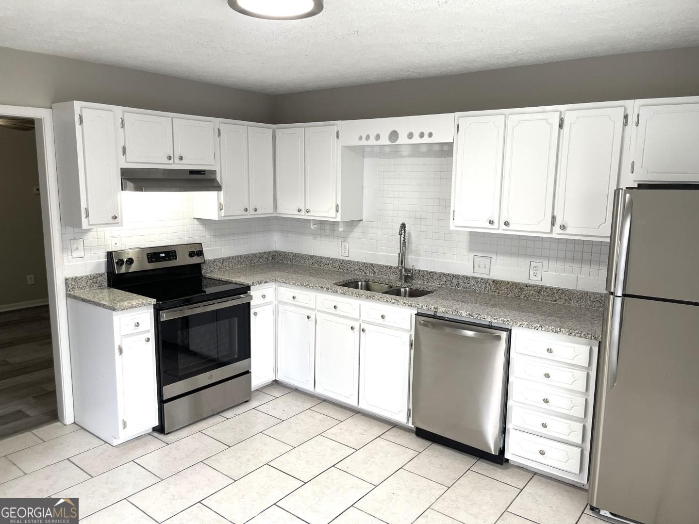 2 bedroom, 2 bathroom, 1,183 sq ft quadruplex for rent at 859 Park Place A, Conyers, GA 30012 for $1,395 a month — photo 2