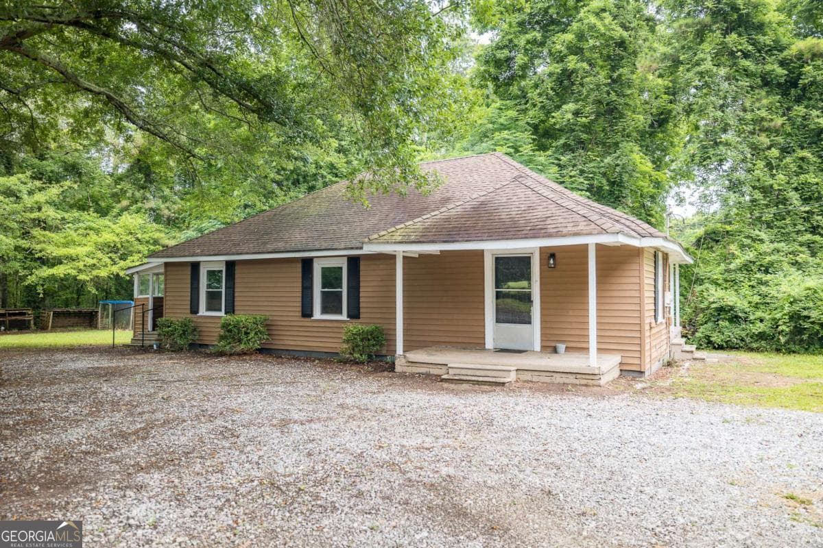 2 bedroom, 1.5 bathroom, 1,290 sq ft single family residence sold at 451 Woodlawn Drive, Crawford, GA 30630