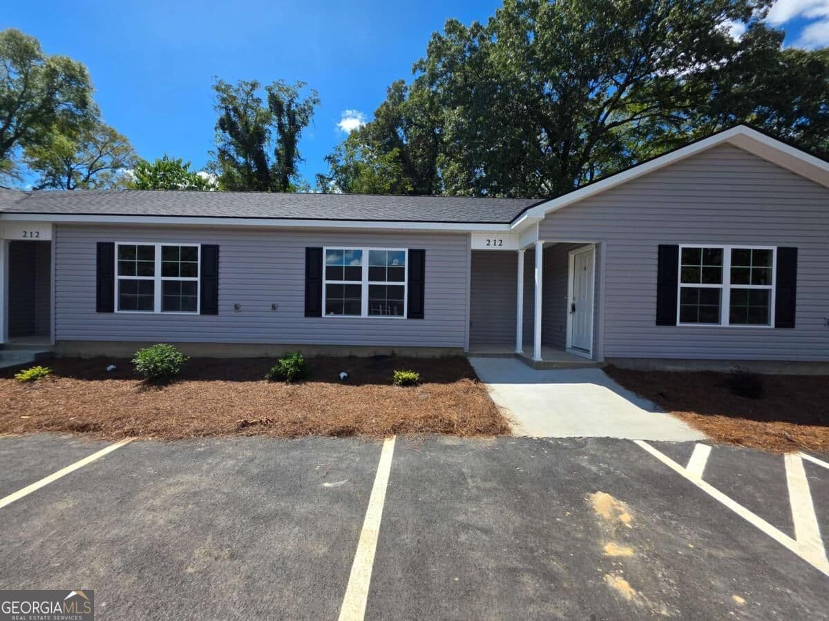 2 bedroom, 2 bathroom, 865 sq ft quadruplex for rent at 212B Tabor Drive 3B, Warner Robins, GA 31093 for $1,350 a month — photo 2