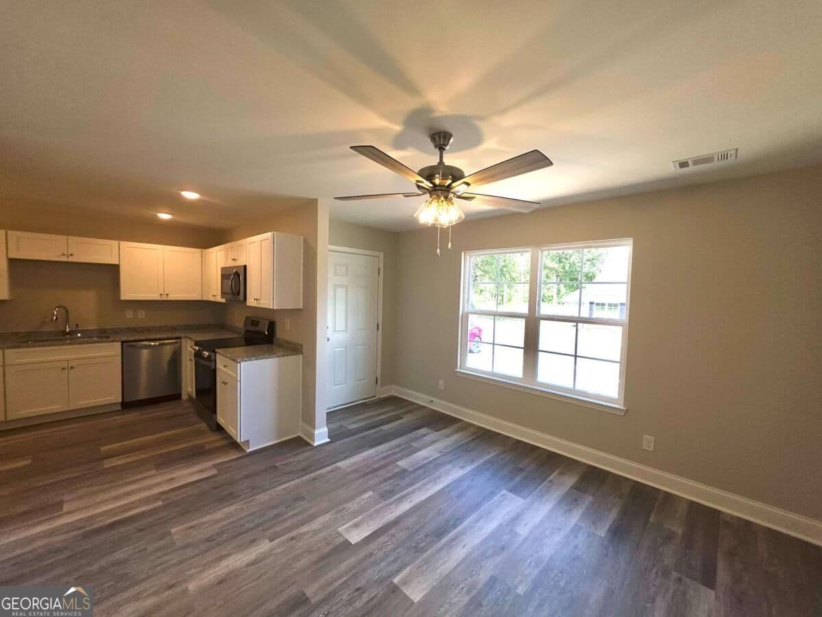 2 bedroom, 2 bathroom, 865 sq ft quadruplex for rent at 212B Tabor Drive 3B, Warner Robins, GA 31093 for $1,350 a month — photo 6