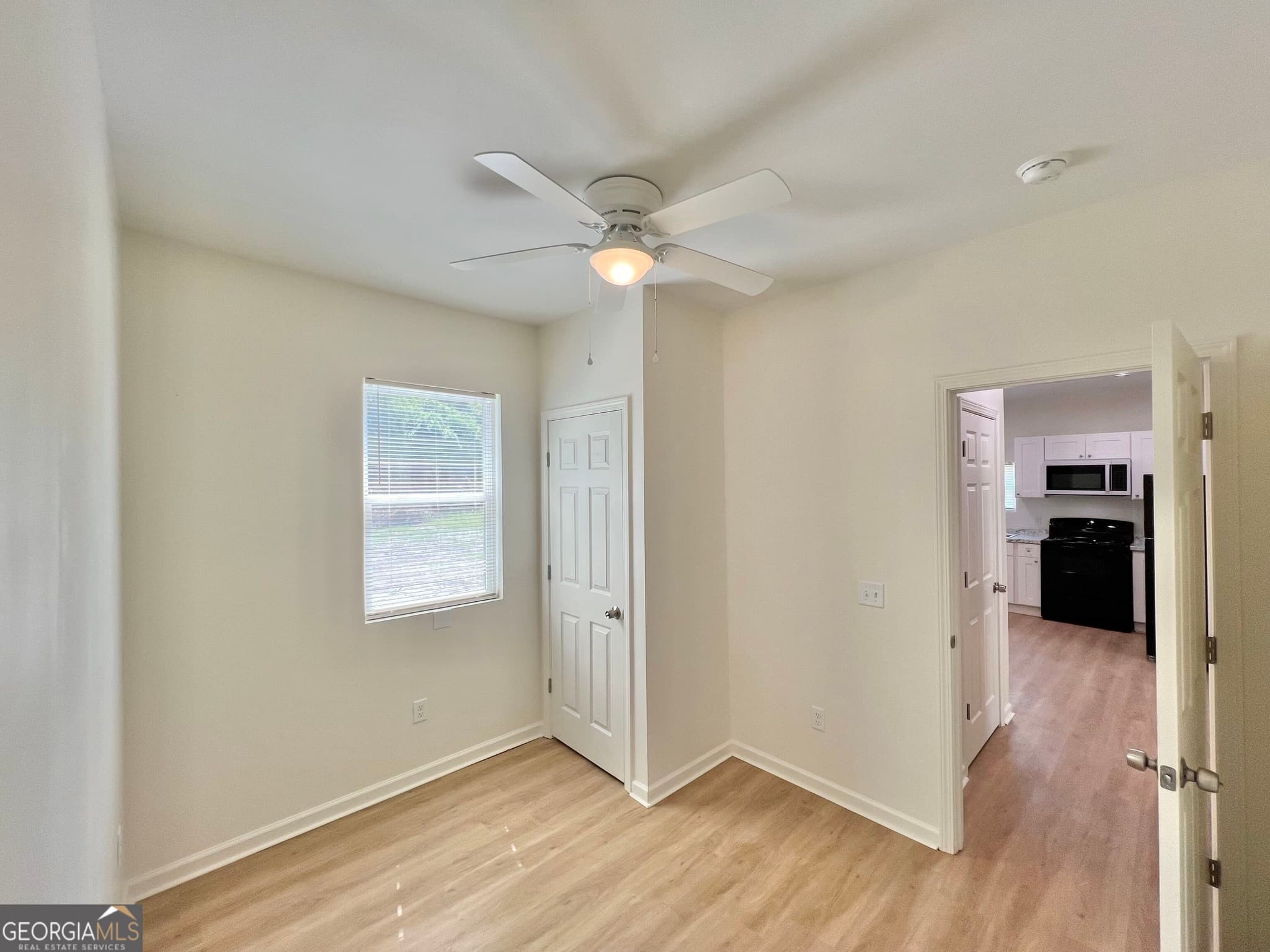 2 bedroom, 1 bathroom single family residence for sale at 403 Auburn Road, Glennville, GA 30427 — photo 10