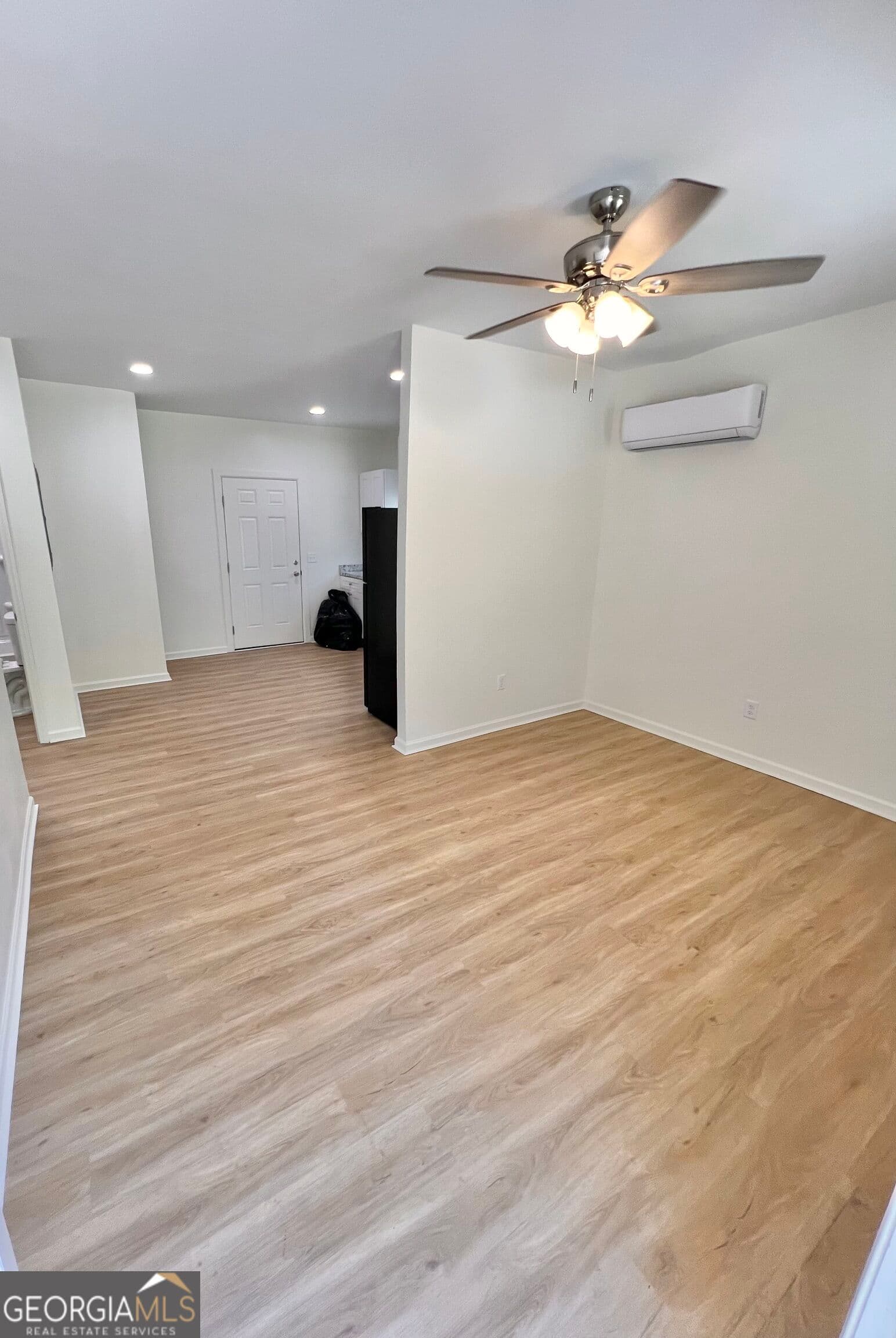 2 bedroom, 1 bathroom single family residence for sale at 403 Auburn Road, Glennville, GA 30427 — photo 8