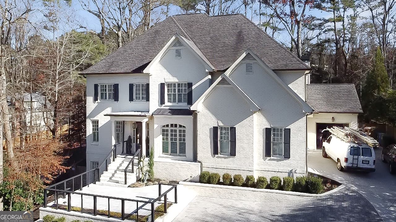 6 bedroom, 5.5 bathroom, 6,034 sq ft single family residence for rent at 2991 Sequoyah Drive, Atlanta, GA 30327 for $14,500 a month — photo 3