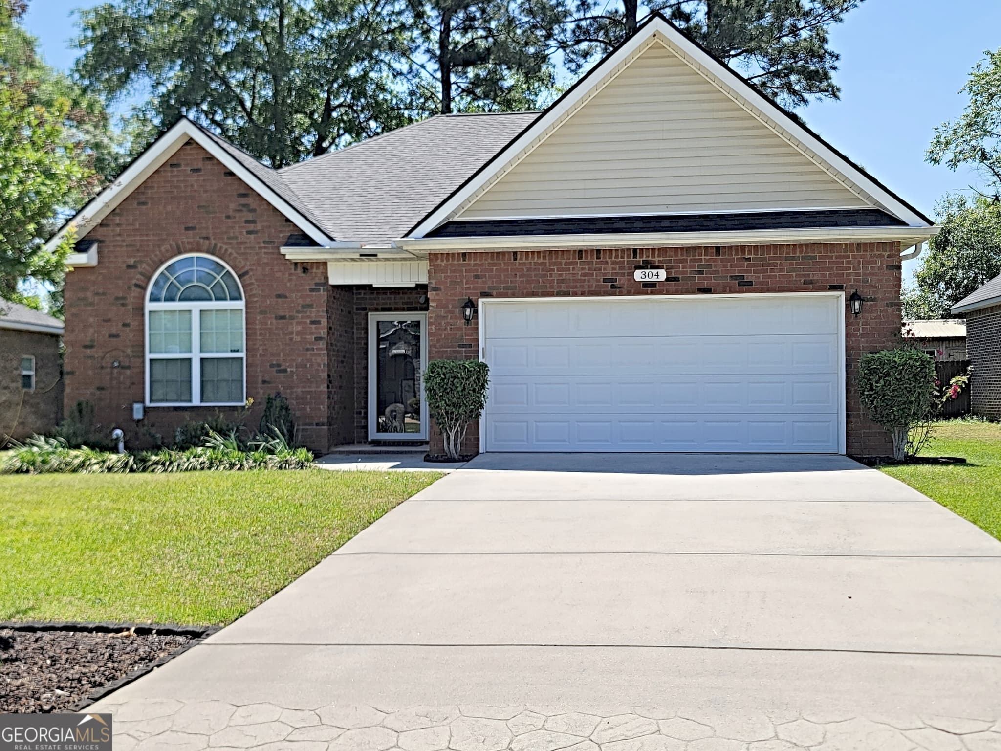 3 bedroom, 2 bathroom, 1,465 sq ft single family residence sold at 304 Asbell Way, Centerville, GA 31028