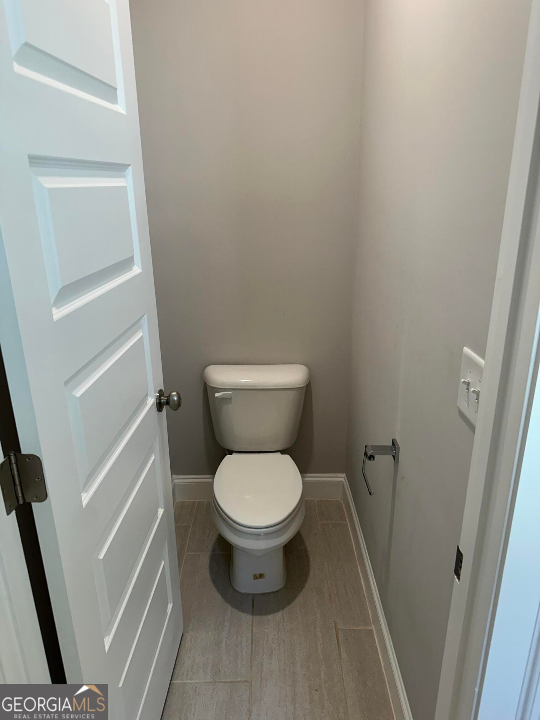 3 bedroom, 2 bathroom, 1,887 sq ft single family residence for sale at 325 Edgewater Drive, Athens, GA 30605 — photo 3