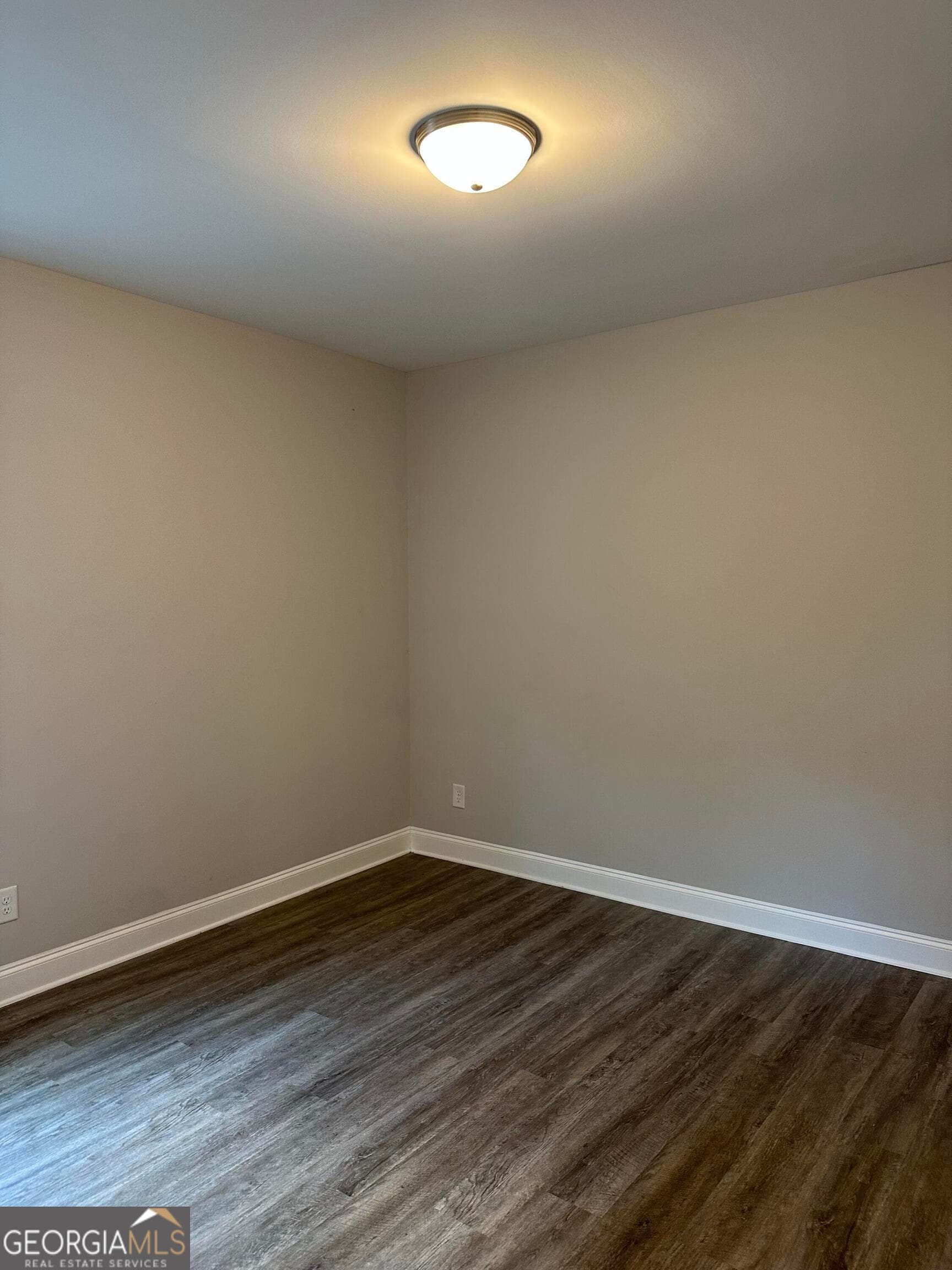 3 bedroom, 2 bathroom, 1,887 sq ft single family residence for sale at 325 Edgewater Drive, Athens, GA 30605 — photo 8