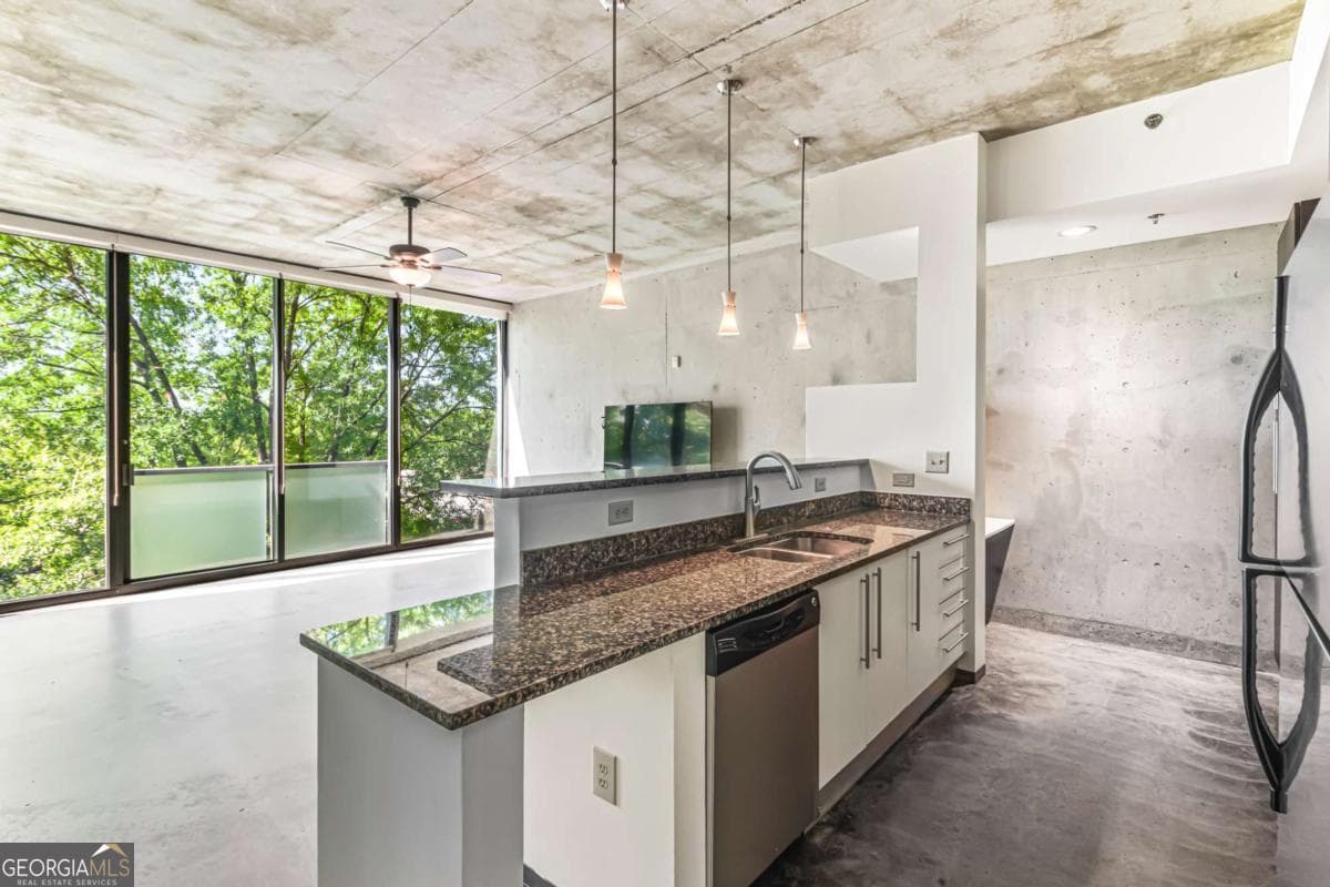 2 bedroom, 1 bathroom, 1,025 sq ft condominium for sale at 480 John Wesley Dobbs Avenue 422, Atlanta, GA 30312 — photo 9