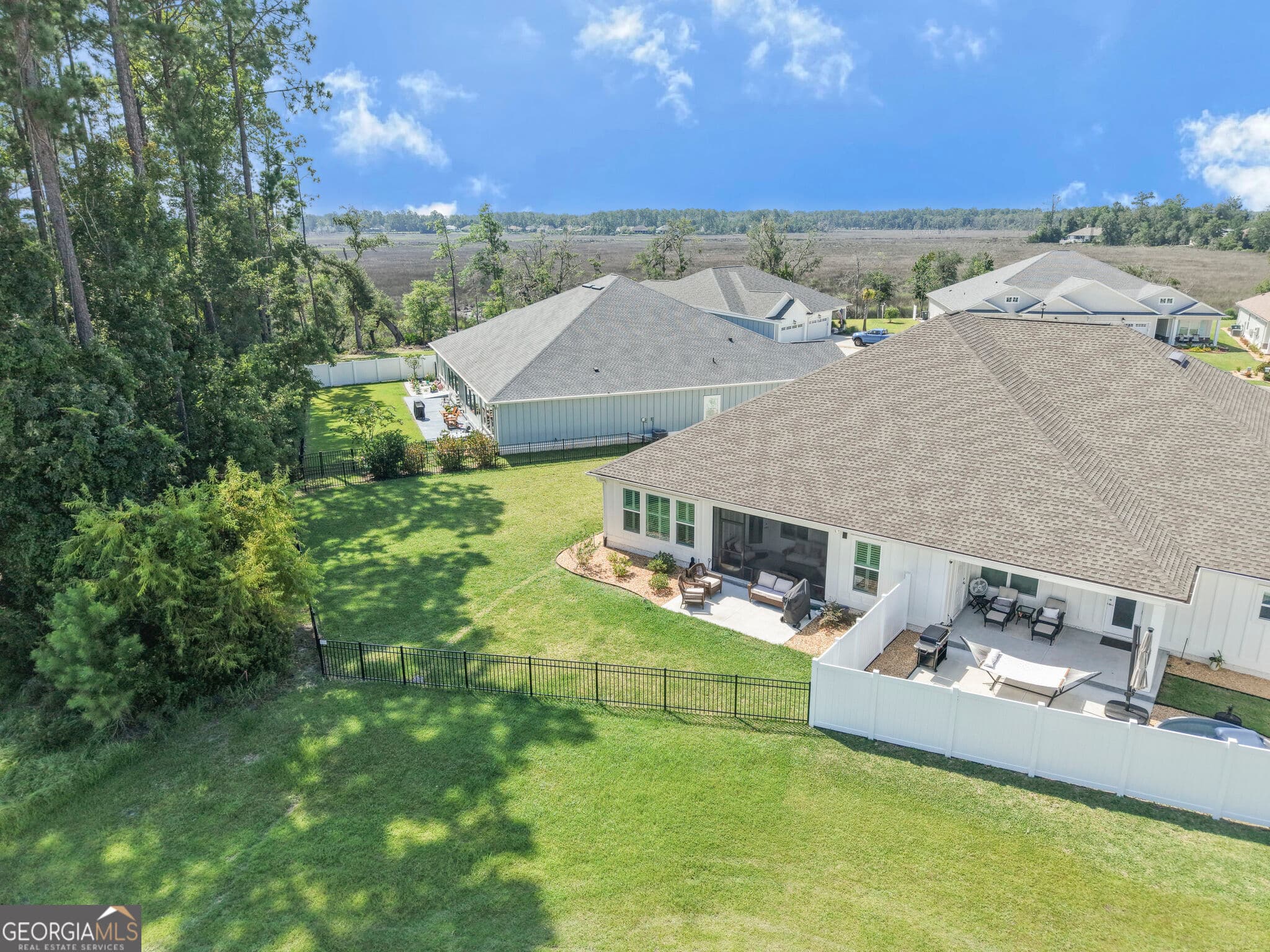 3 bedroom, 2 bathroom, 2,096 sq ft single family residence for sale at 141 Green Turtle Court, Kingsland, GA 31548 — photo 3