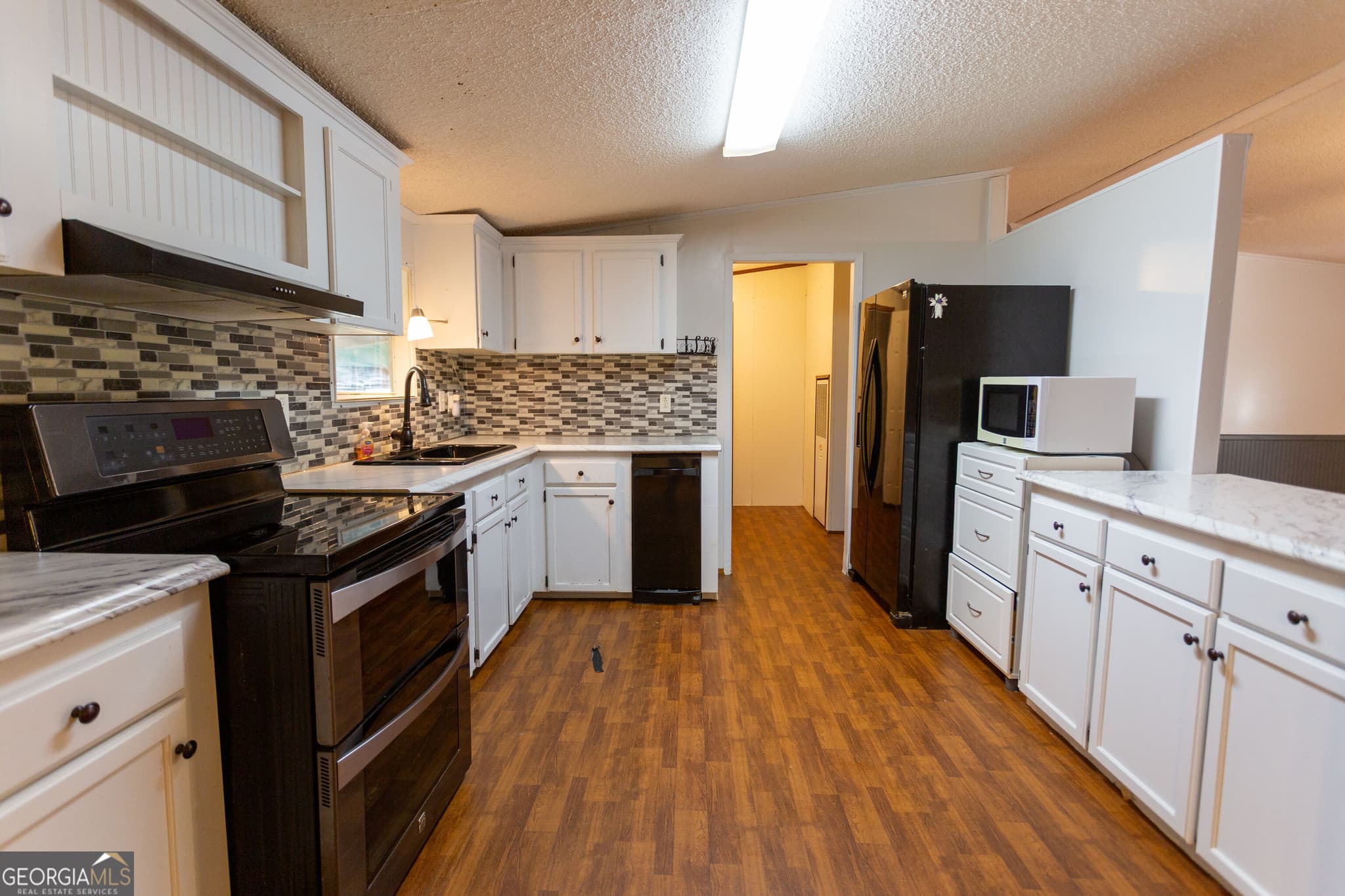 3 bedroom, 2 bathroom, 1,800 sq ft manufactured home,single family residence for sale at 3615 Lake Mayers Road, Baxley, GA 31513 — photo 10