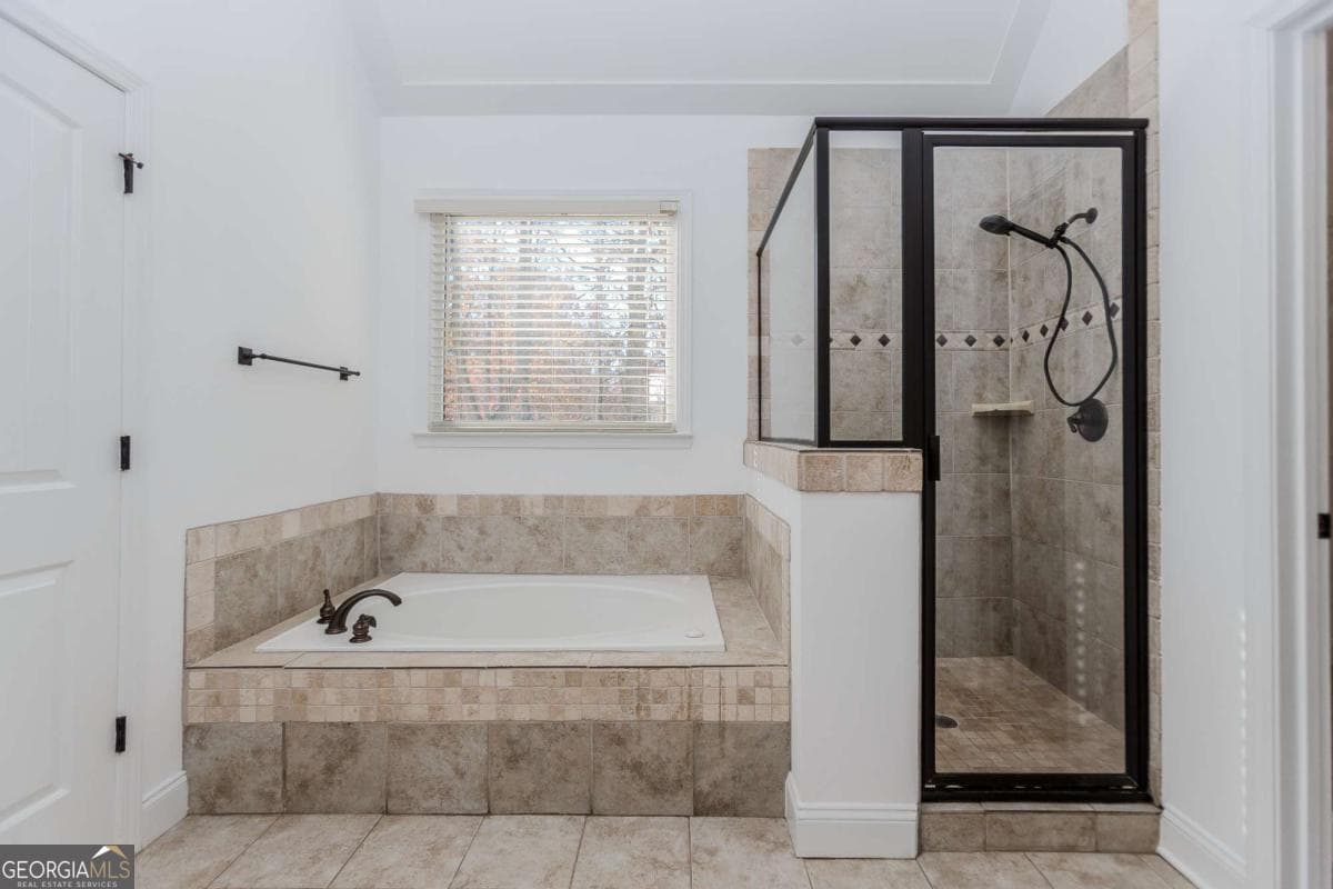 4 bedroom, 5.5 bathroom, 3,020 sq ft single family residence for sale at 4234 Quail Creek Drive, Flowery Branch, GA 30542 — photo 9