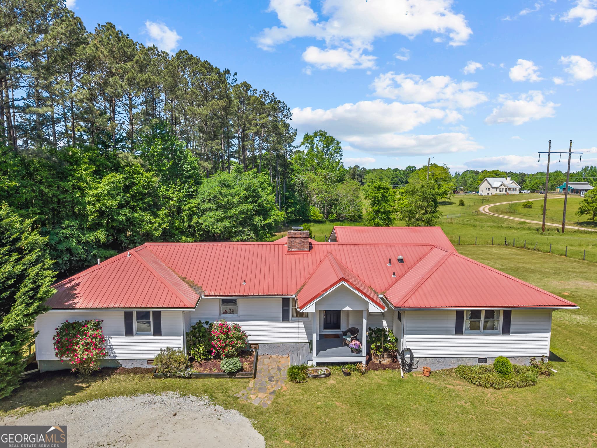 4 bedroom, 2.5 bathroom, 1,920 sq ft single family residence for sale at 1490 Crawley Road, Madison, GA 30650 — photo 1 of 60