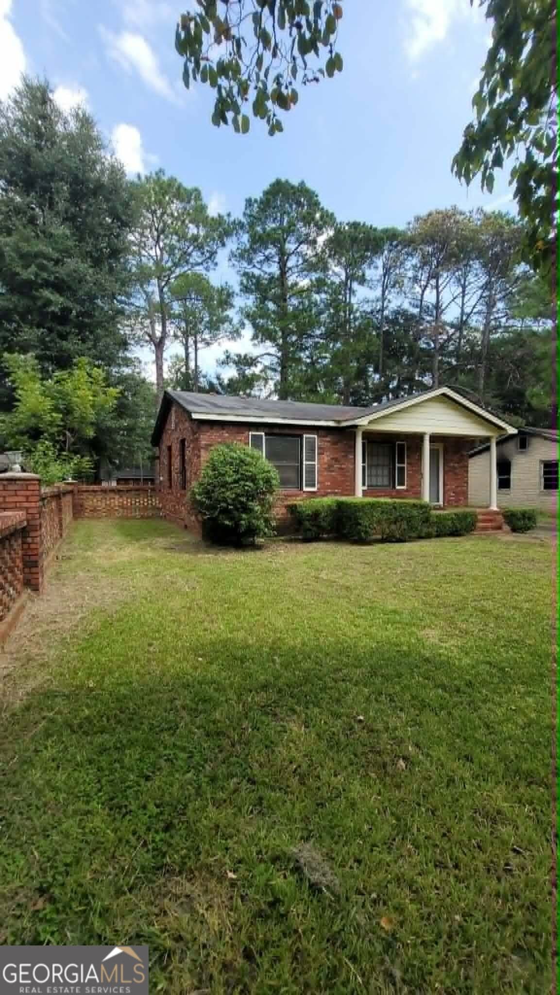 3 bedroom, 2 bathroom single family residence for sale at 917 Odom Avenue, Albany, GA 31701 — photo 3