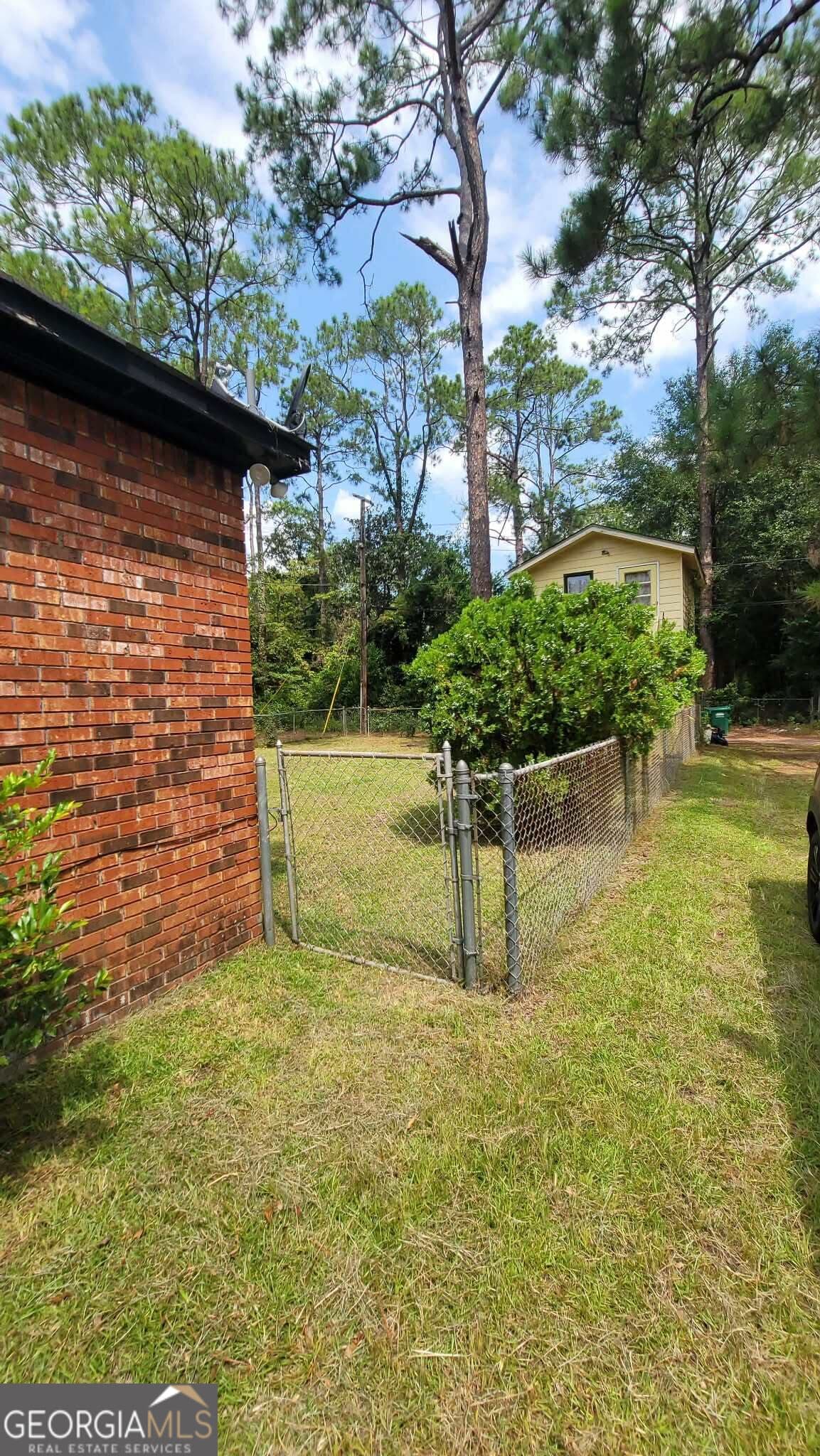 3 bedroom, 2 bathroom single family residence for sale at 917 Odom Avenue, Albany, GA 31701 — photo 4