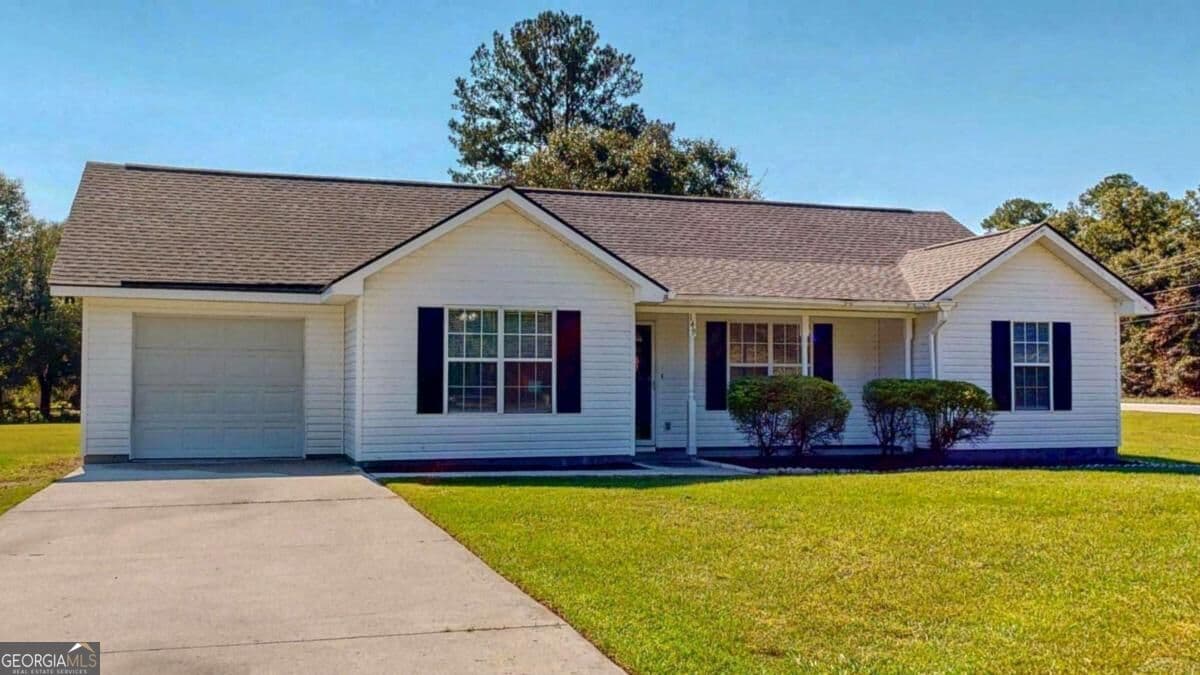 3 bedroom, 2 bathroom, 1,200 sq ft single family residence for sale at 149 High Pointe Drive, Rincon, GA 31326 — photo 2