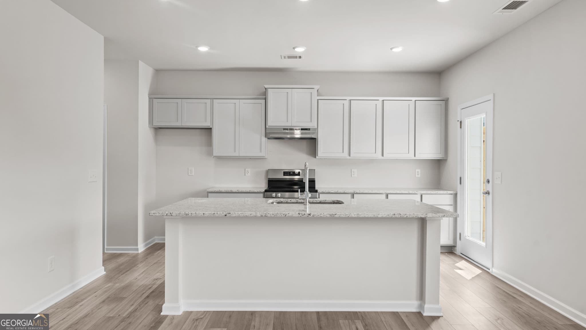 3 bedroom, 2.5 bathroom, 1,848 sq ft townhouse for sale at 9 Umber Lane LOT 30, Newnan, GA 30263 — photo 6