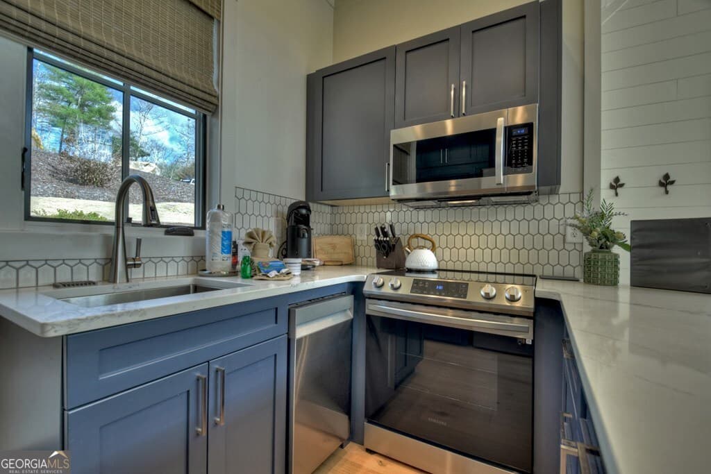 1 bedroom, 1 bathroom, 516 sq ft single family residence for sale at 400 Old Toccoa Farm Loop, Mineral Bluff, GA 30559 — photo 7