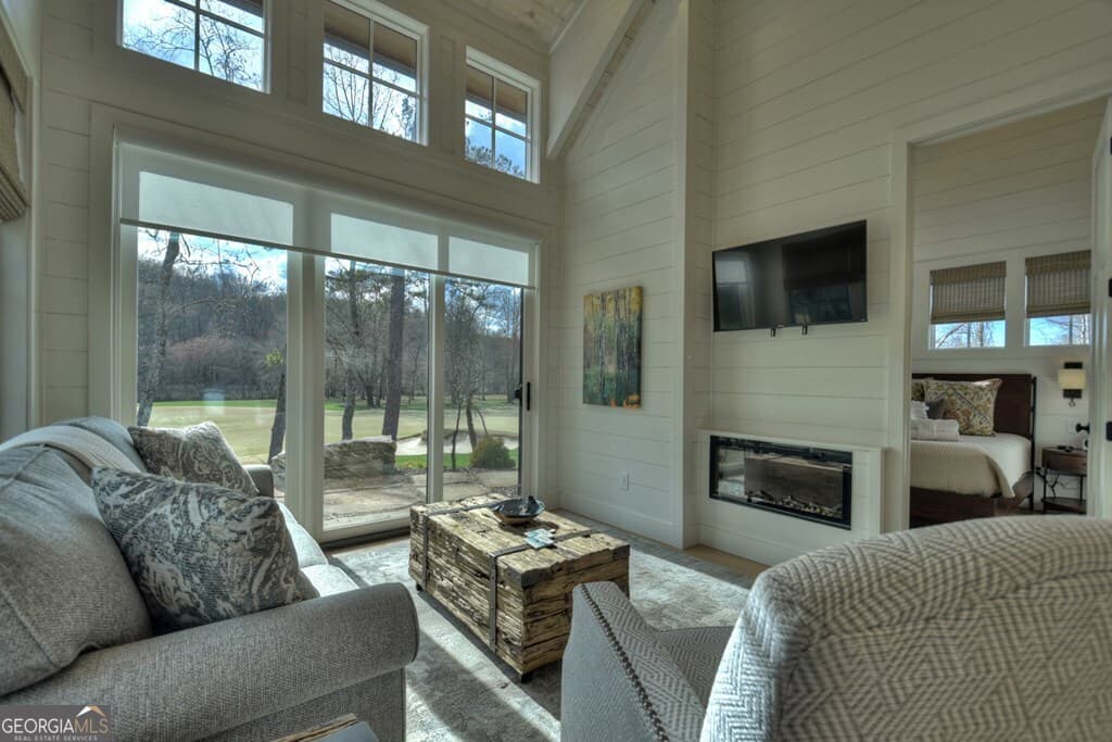 1 bedroom, 1 bathroom, 516 sq ft single family residence for sale at 400 Old Toccoa Farm Loop, Mineral Bluff, GA 30559 — photo 4