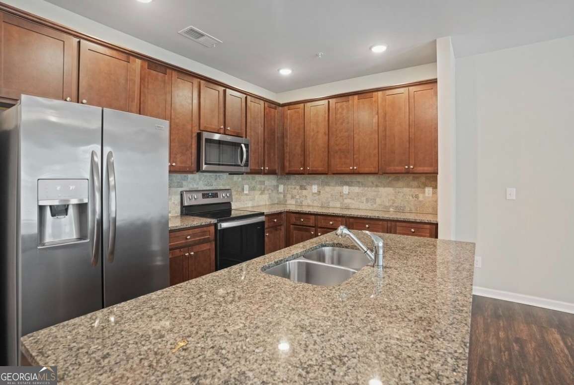3 bedroom, 2.5 bathroom, 1,408 sq ft townhouse for sale at 1474 O'Connor Drive, Jonesboro, GA 30236 — photo 9