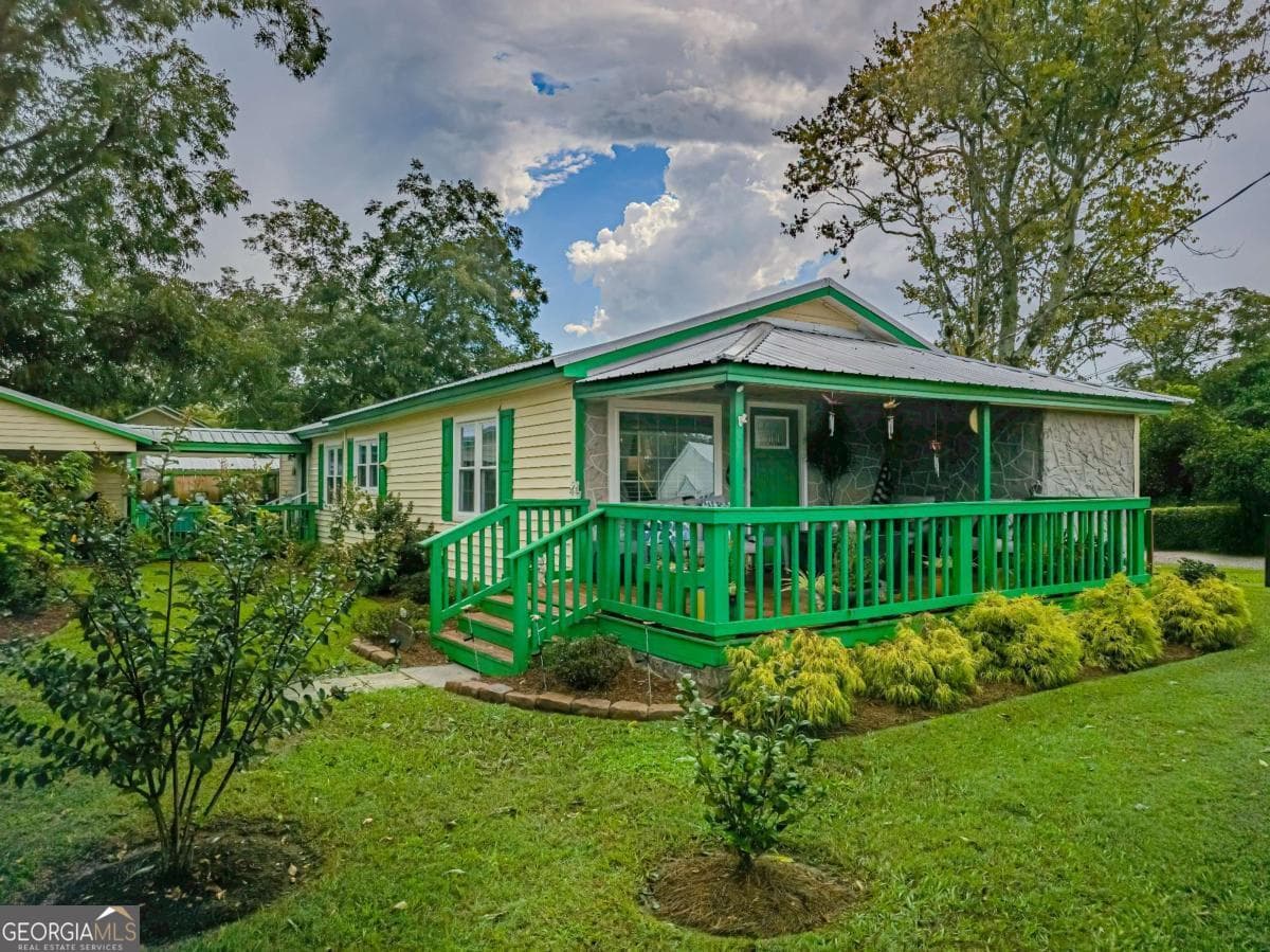 3 bedroom, 2 bathroom single family residence sold at 2242 SE Us Hwy 82 N/A, Enigma, GA 31749