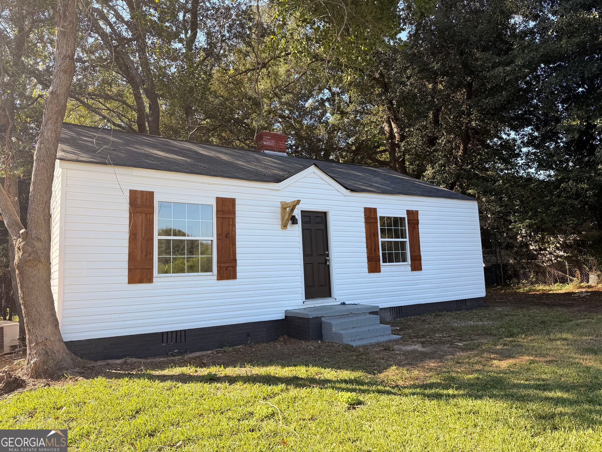 2 bedroom, 1 bathroom, 900 sq ft single family residence for sale at 308 Diggs Boulevard, Warner Robins, GA 31093 — photo 2