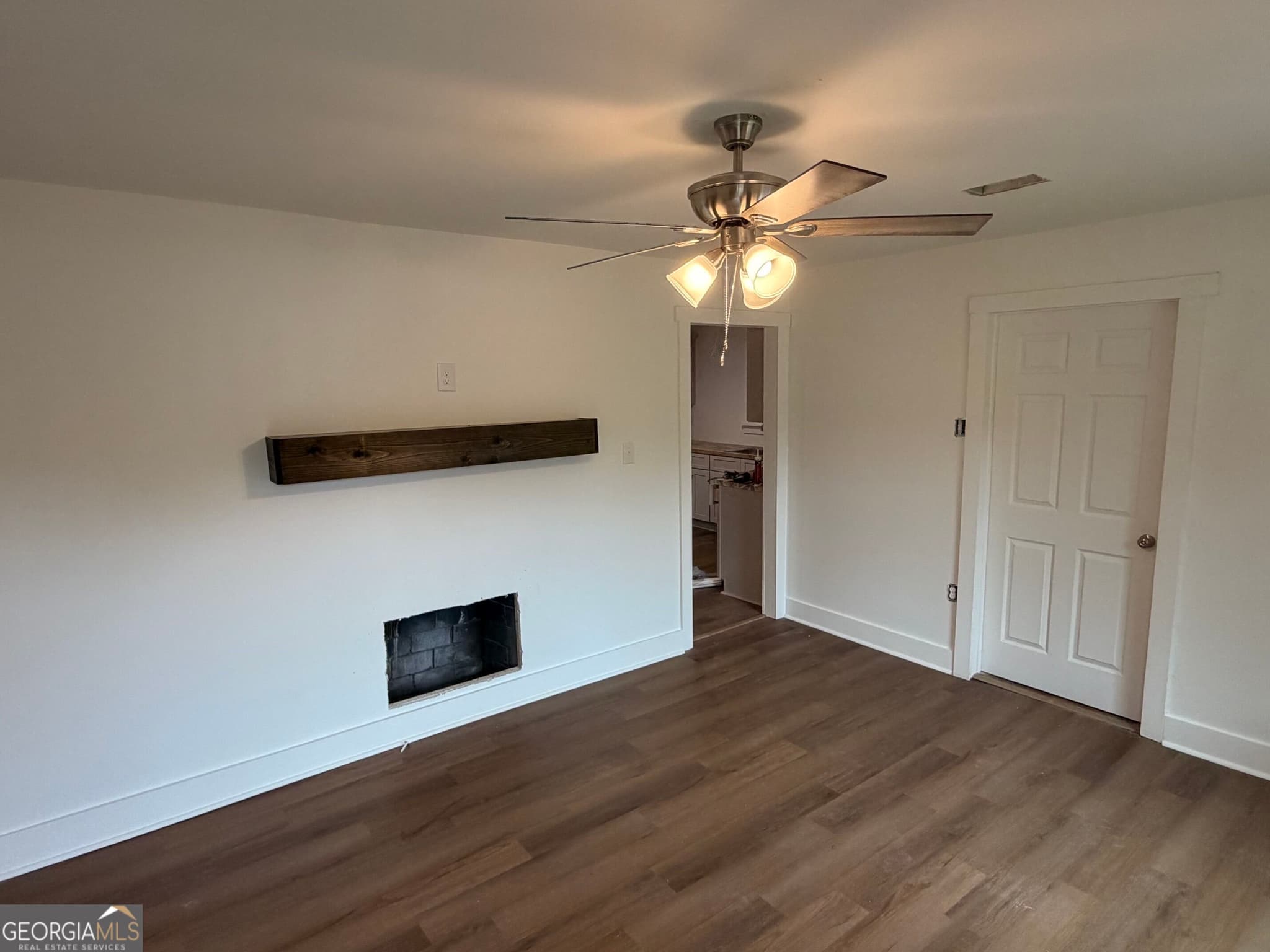 2 bedroom, 1 bathroom, 900 sq ft single family residence for sale at 308 Diggs Boulevard, Warner Robins, GA 31093 — photo 4