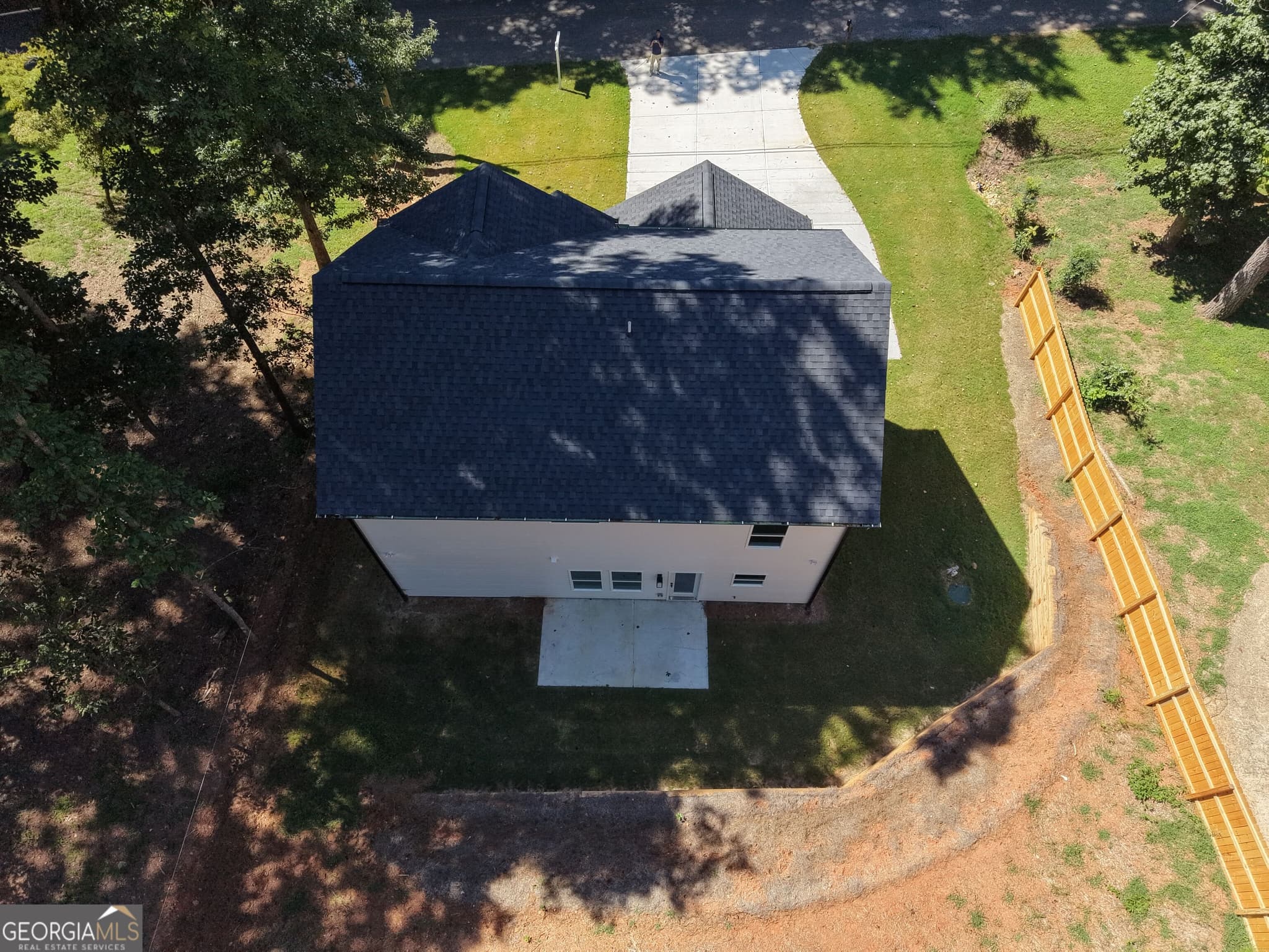 3 bedroom, 2.5 bathroom, 1,700 sq ft single family residence for sale at 3035 Hamilton Road, Cumming, GA 30041 — photo 4
