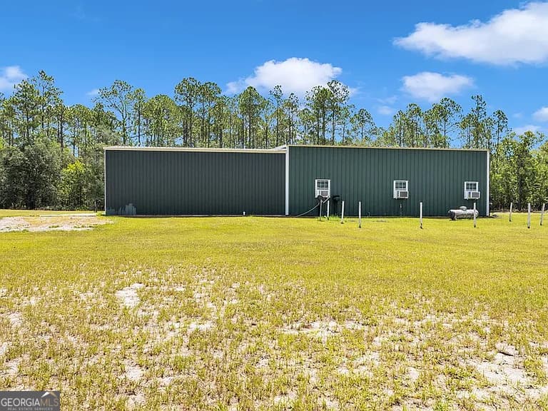 4 bedroom, 2 bathroom farm for sale at 6501 Harley Trail, Blackshear, GA 31516 — photo 5