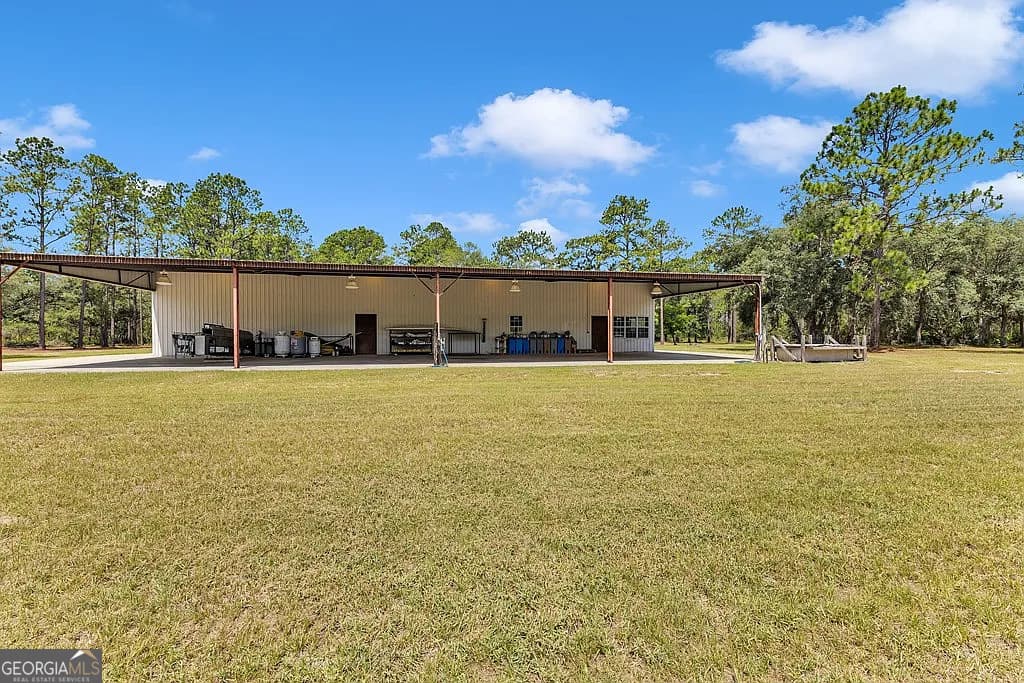 4 bedroom, 2 bathroom farm for sale at 6501 Harley Trail, Blackshear, GA 31516 — photo 4